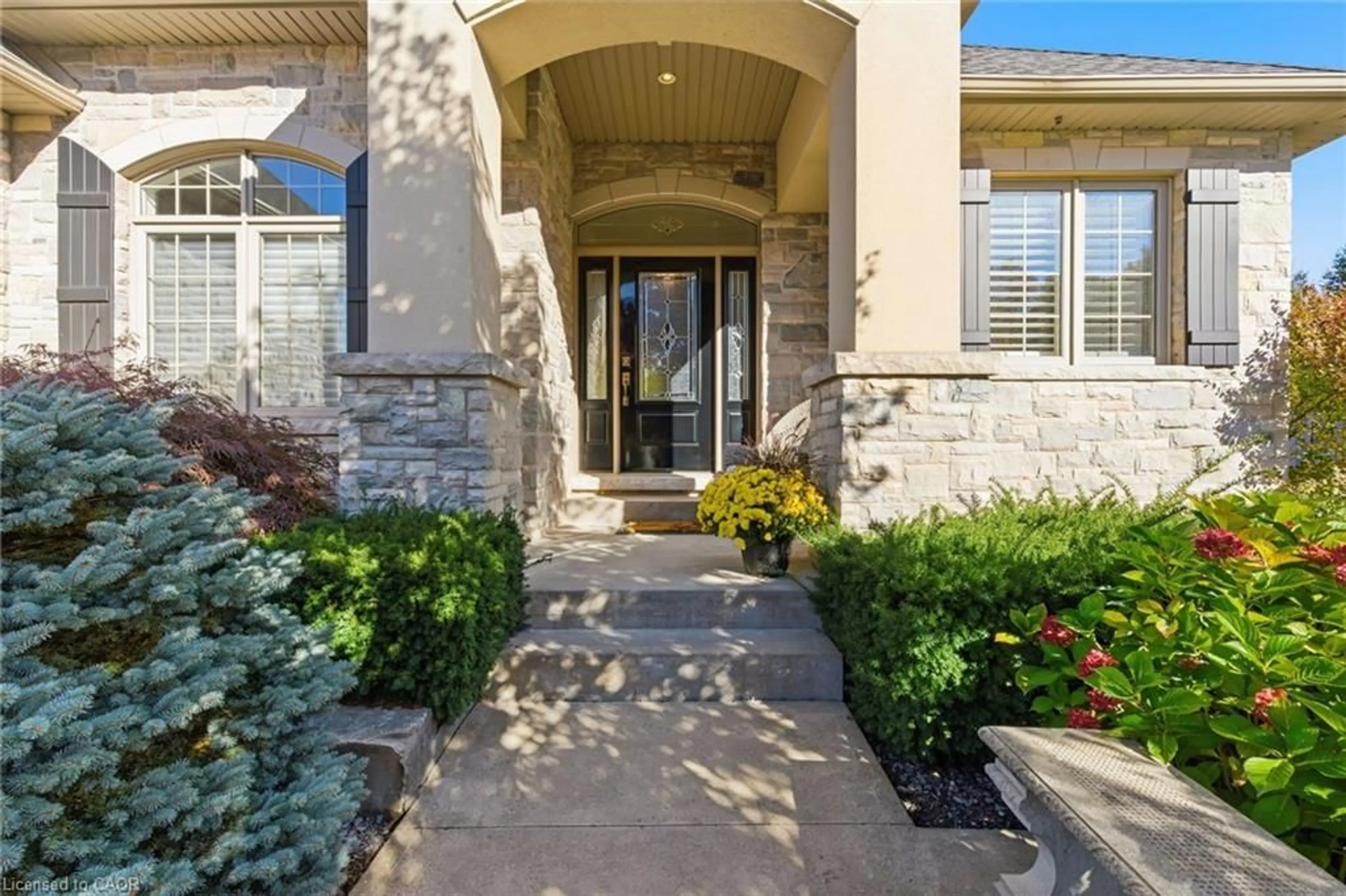 Indoor entryway for 7 Brondi's Lane, Fonthill Ontario L0S 1E0