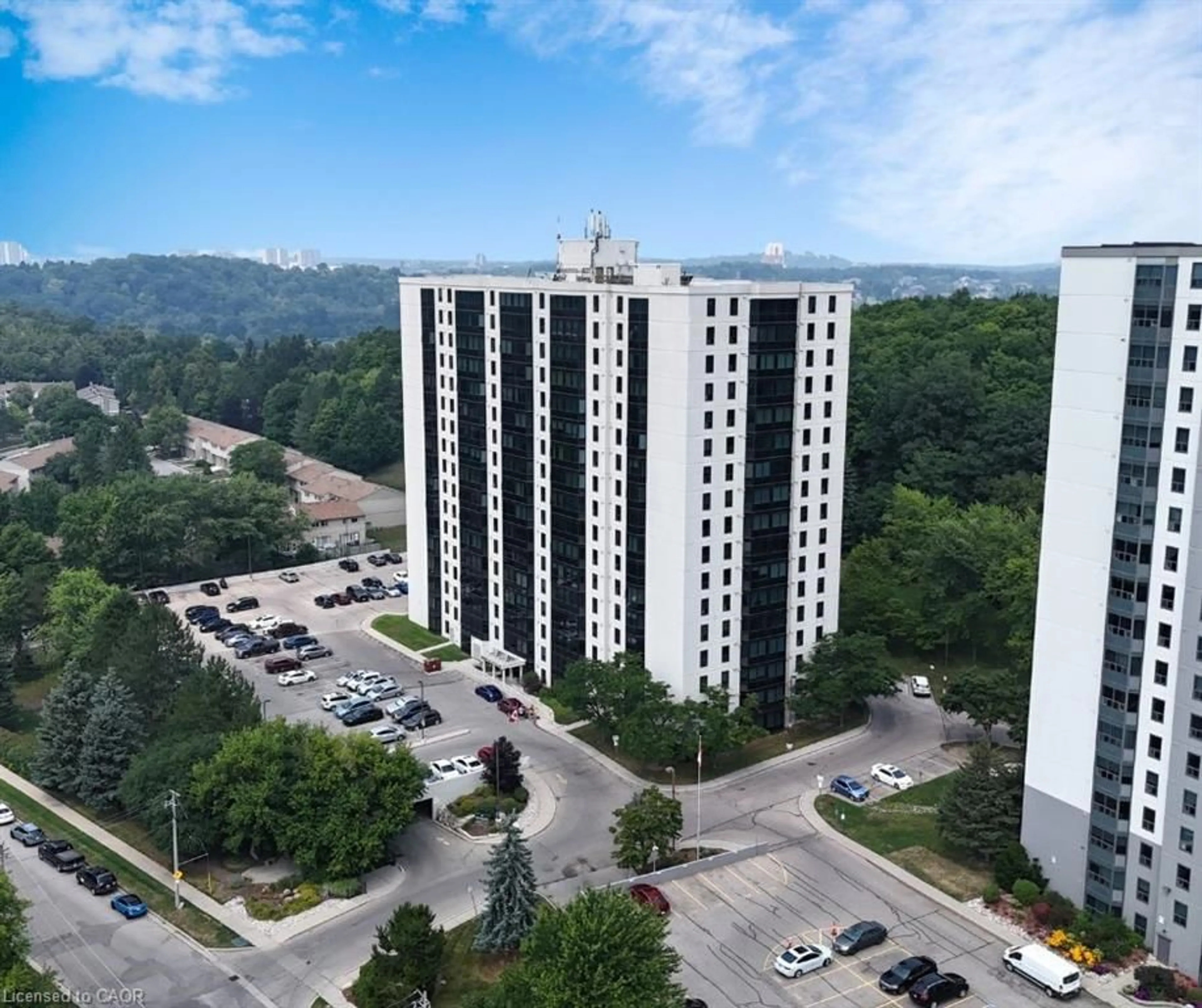 A pic from outside/outdoor area/front of a property/back of a property/a pic from drone, city buildings view from balcony for 35 Green Valley Dr #506, Kitchener Ontario N2P 2A5