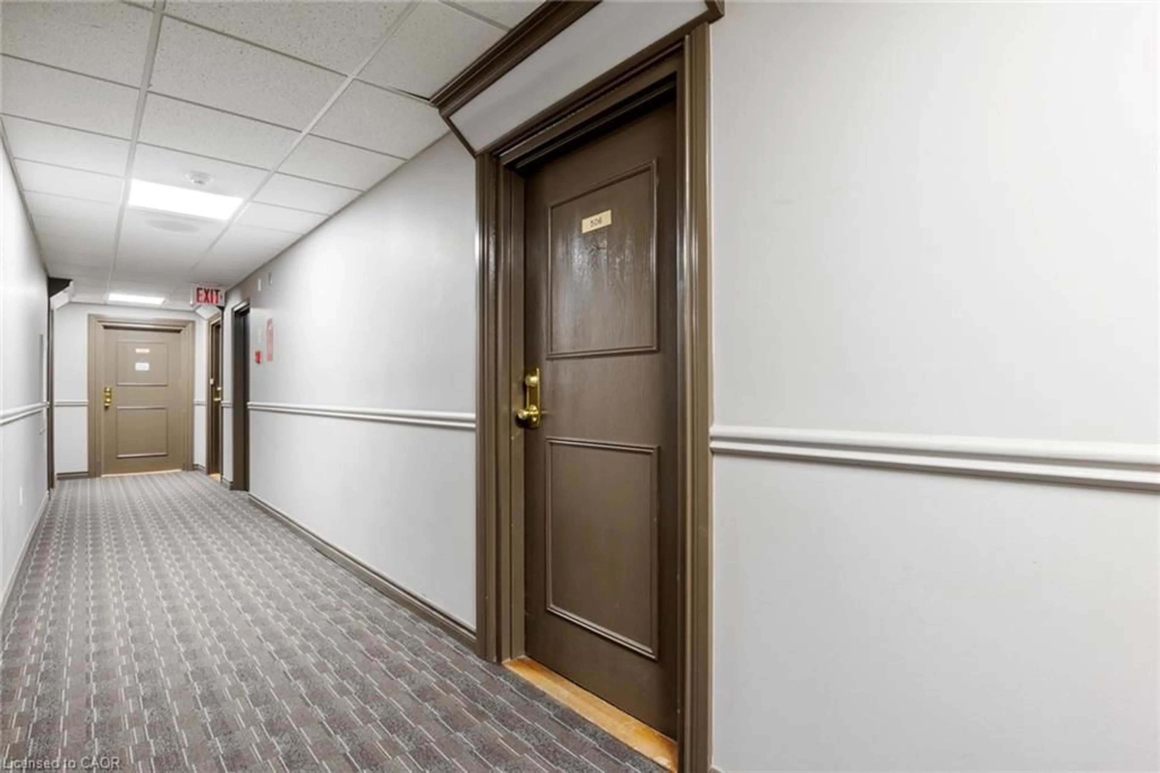 Indoor foyer for 35 Green Valley Dr #506, Kitchener Ontario N2P 2A5