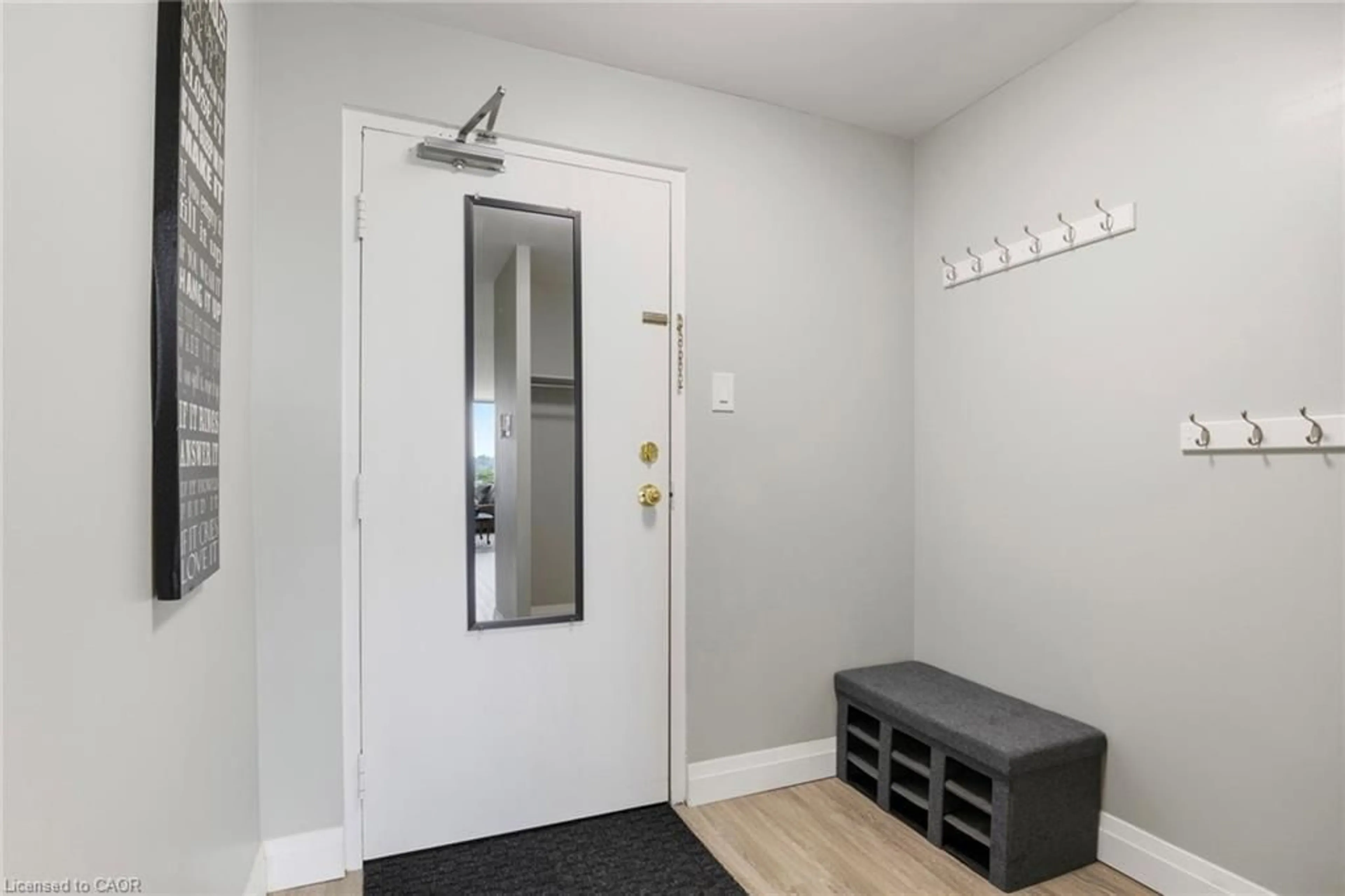 Indoor entryway for 35 Green Valley Dr #506, Kitchener Ontario N2P 2A5