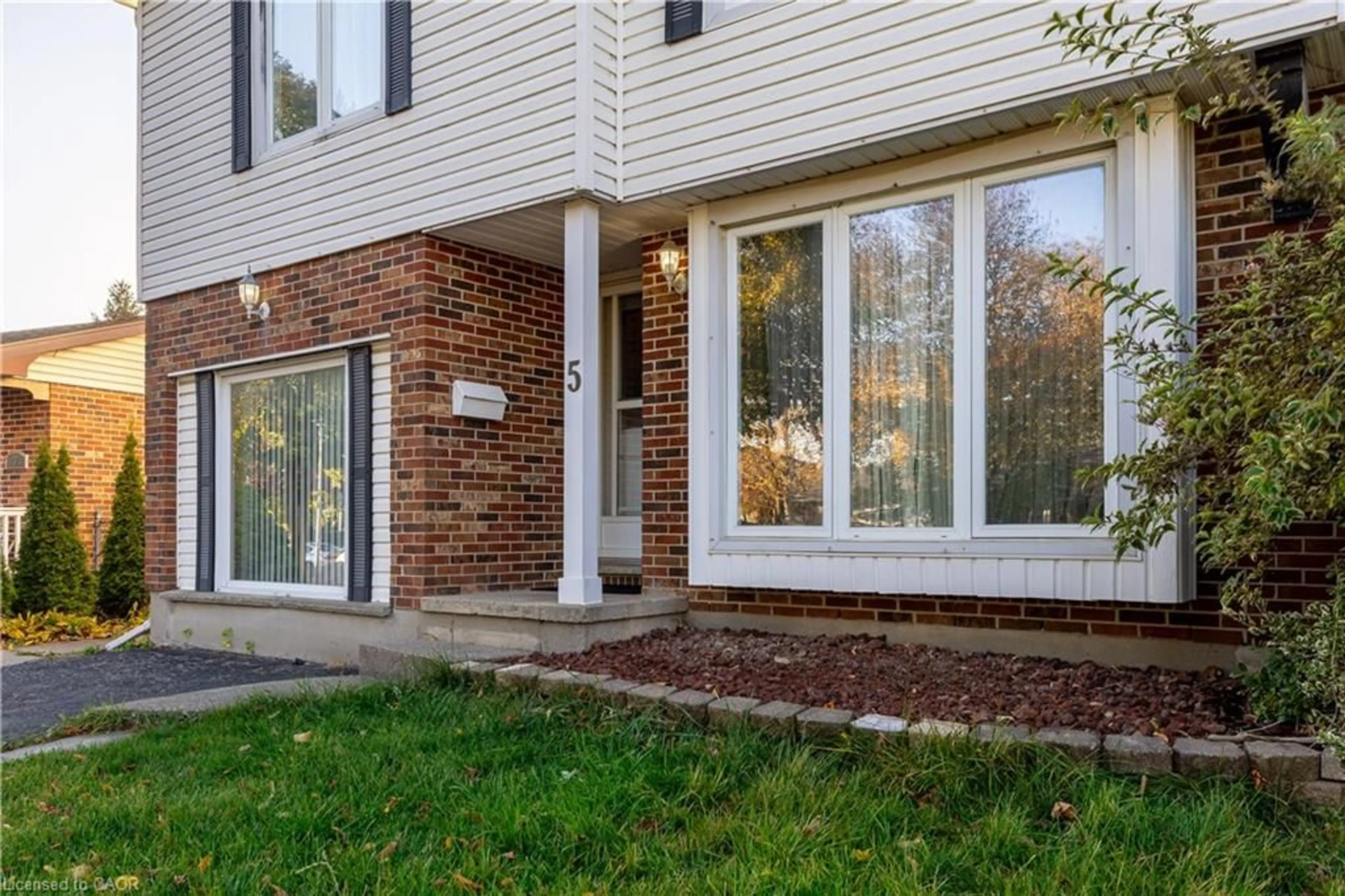 Home with brick exterior material, street for 5 Lochern Rd, London Ontario N5Z 4L5