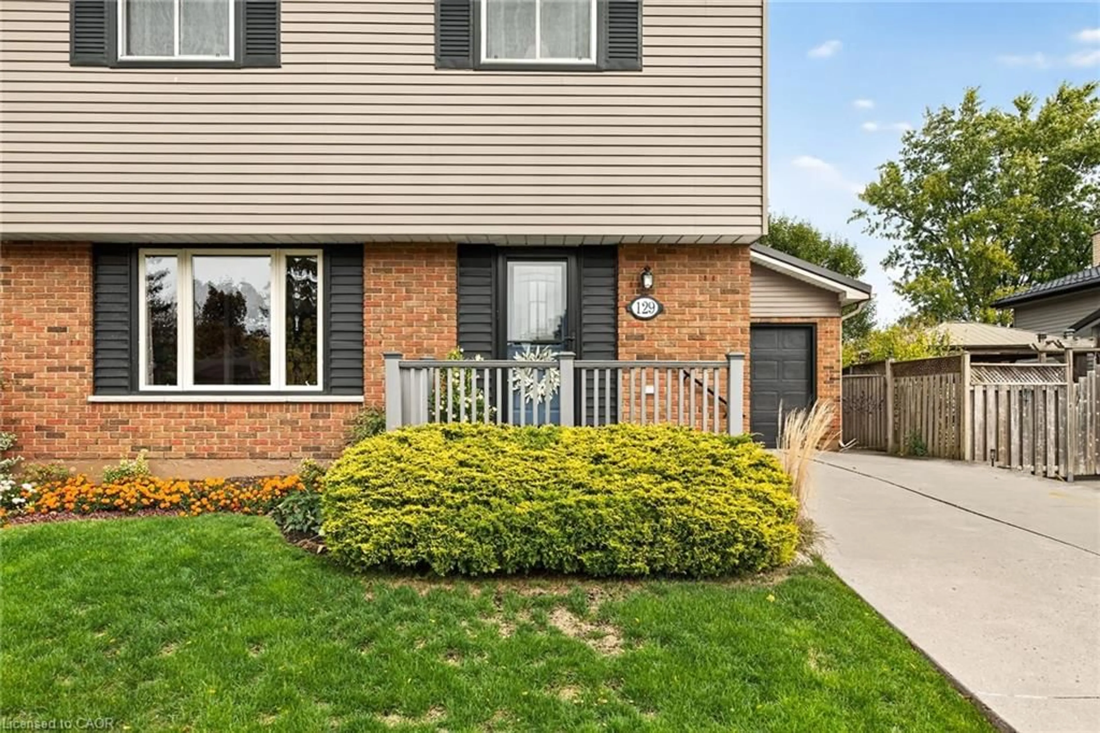 Home with brick exterior material, street for 129 Gordon Drummond Ave, Stoney Creek Ontario L8J 1G1