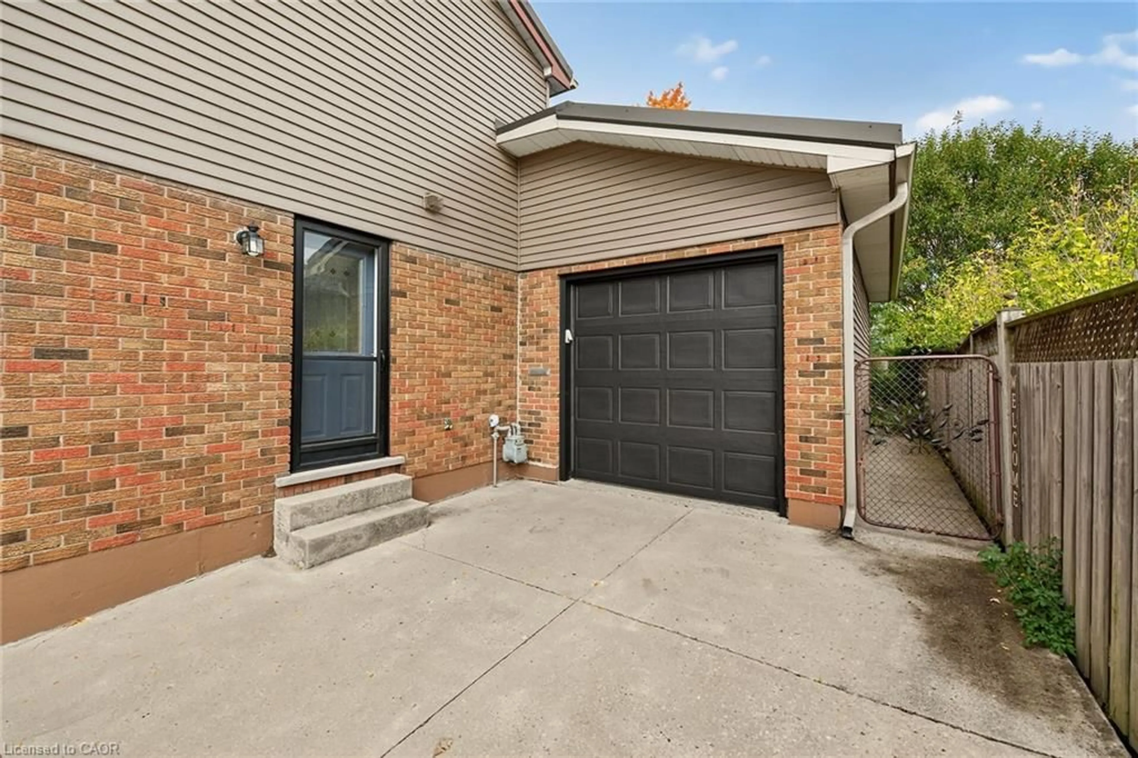 Home with brick exterior material, street for 129 Gordon Drummond Ave, Stoney Creek Ontario L8J 1G1