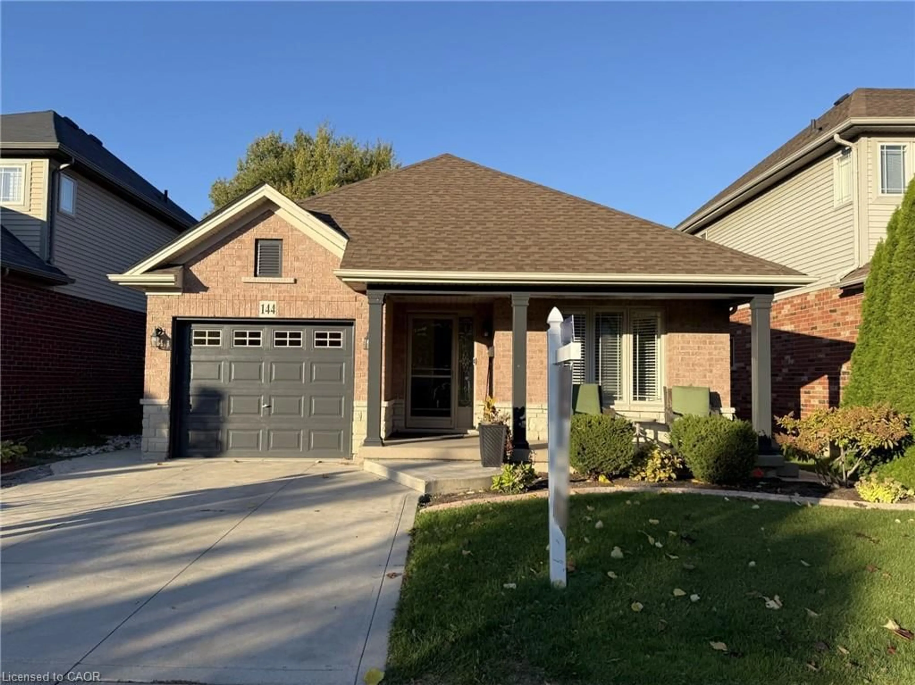 Home with brick exterior material, street for 144 Sumner Cres, Grimsby Ontario L3M 0B4