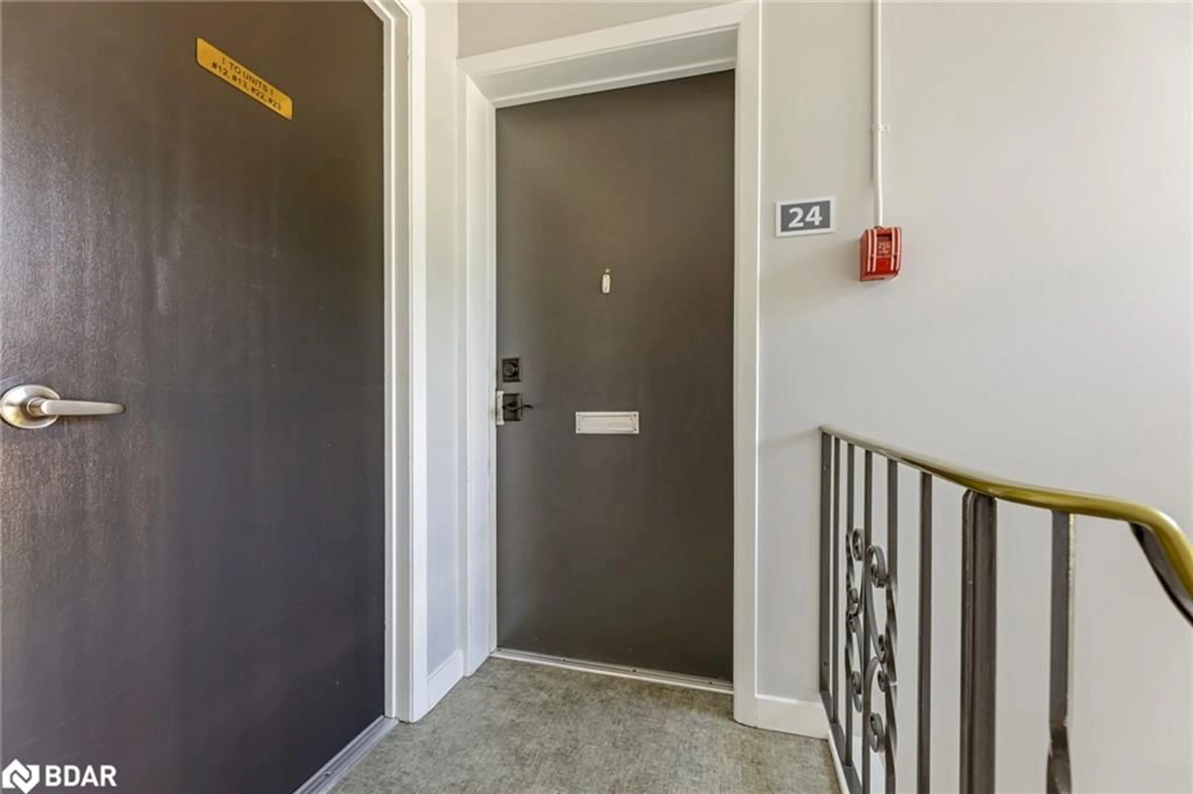 Indoor entryway for 233 Westminster Dr, Cambridge Ontario N3H 1T2