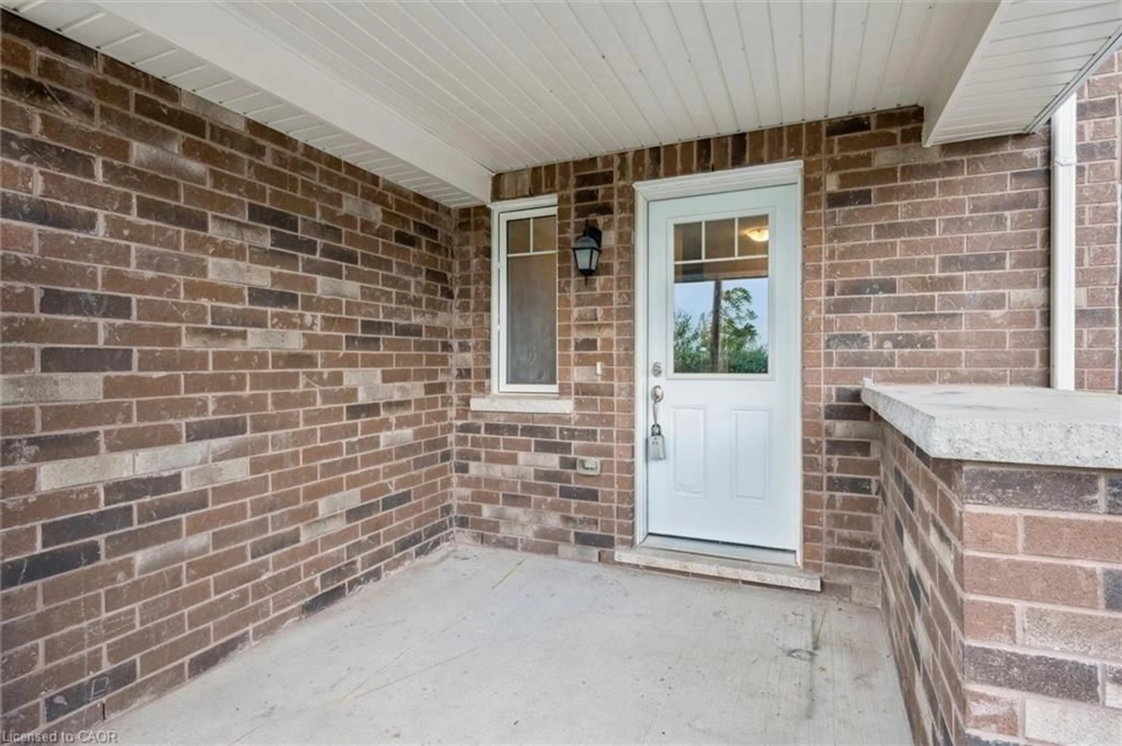 Indoor entryway for 99 Glenvista Dr, Kitchener Ontario N2R 0E3