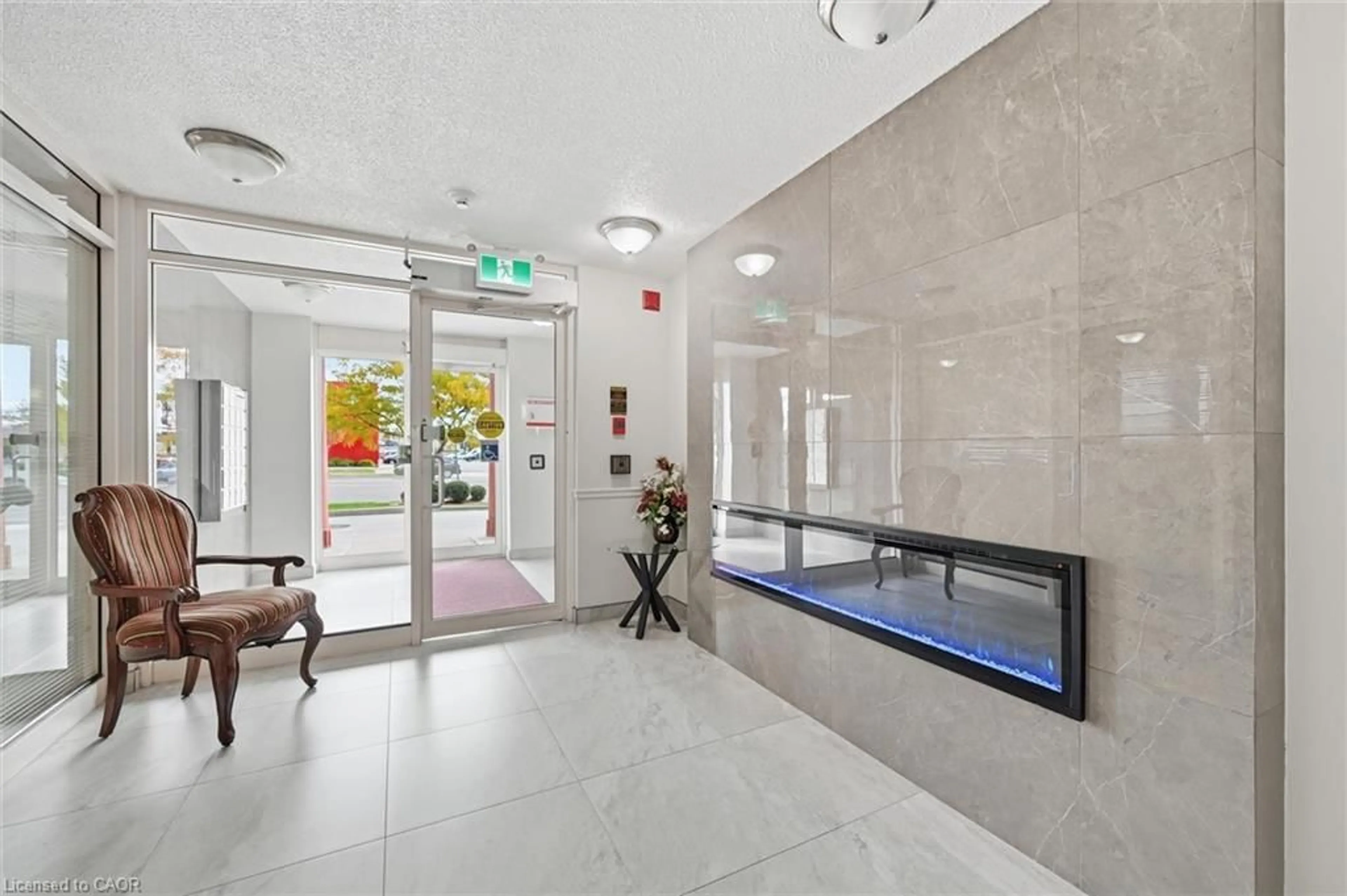 Unknown for 870 Upper Wentworth St #303, Hamilton Ontario L9A 4W4