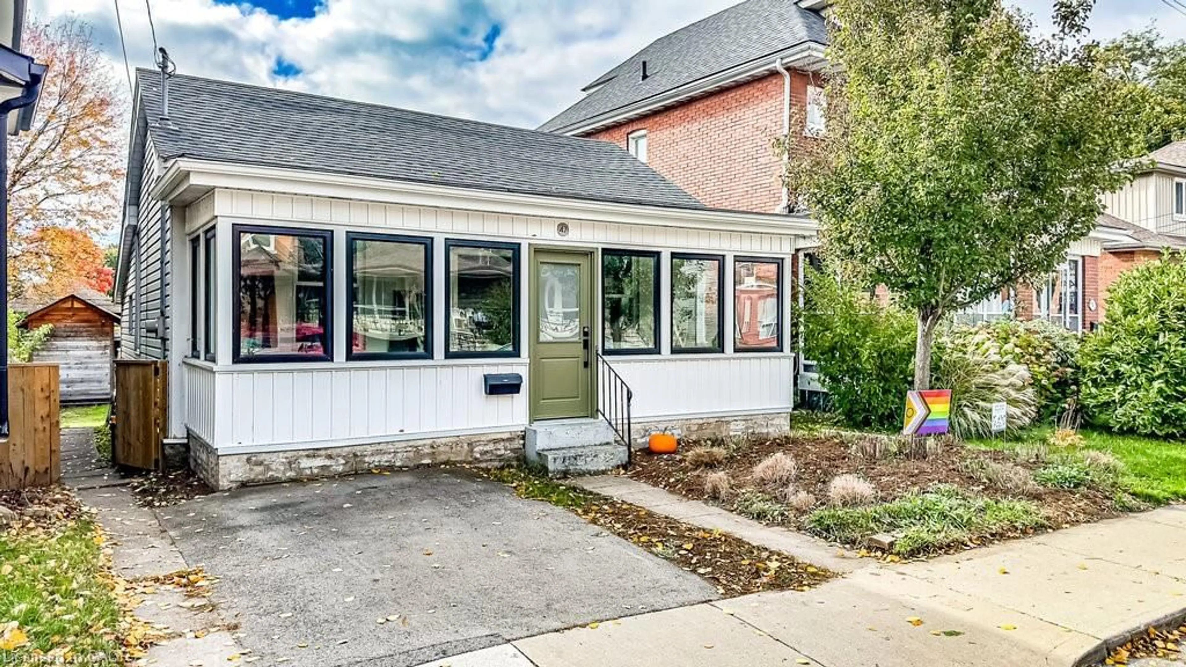 Patio, street for 47 Tom St, Hamilton Ontario L8R 1X2