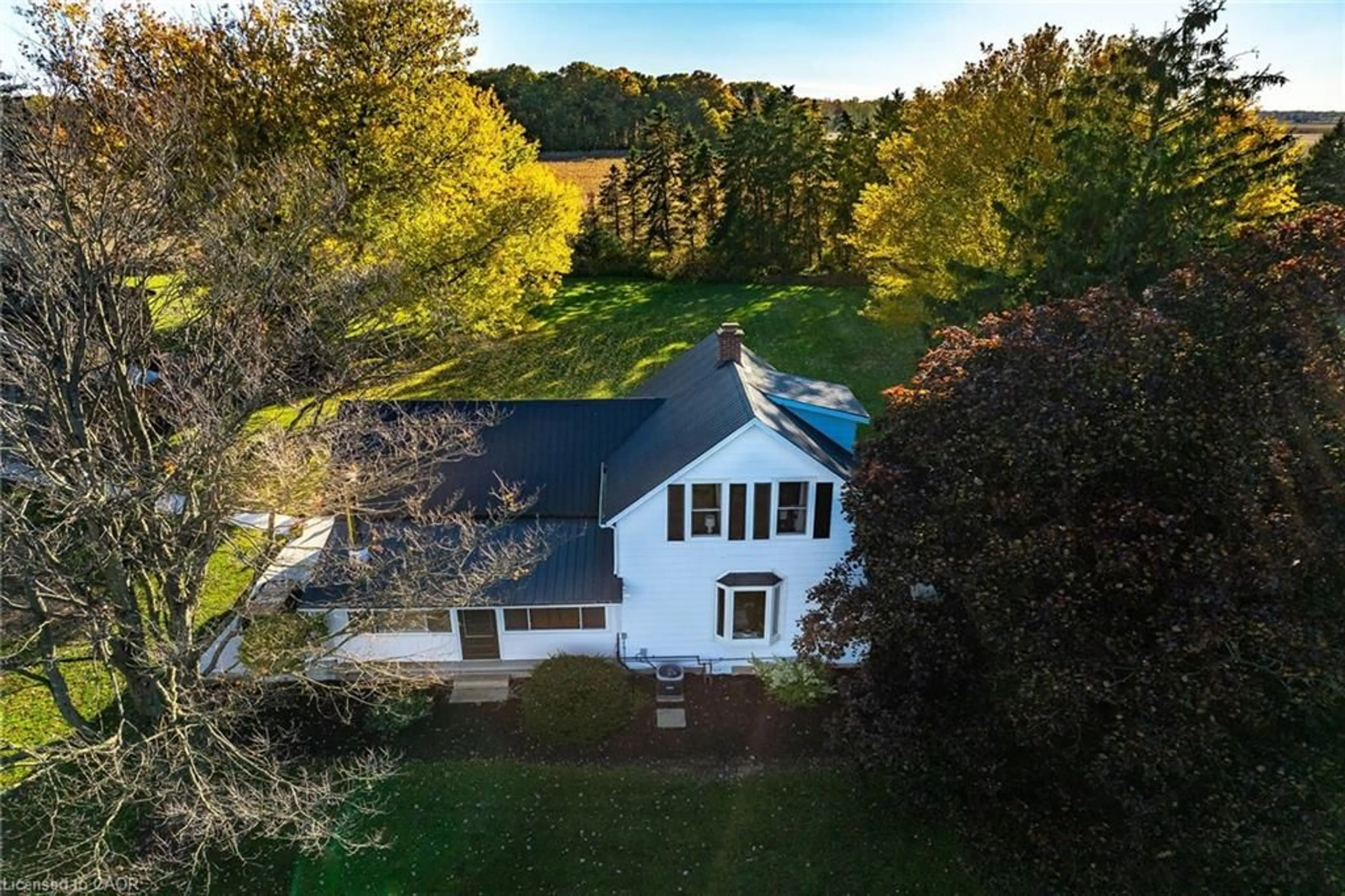 A pic from outside/outdoor area/front of a property/back of a property/a pic from drone, unknown for 121 Comfort Rd, Dunnville Ontario N1A 2W7