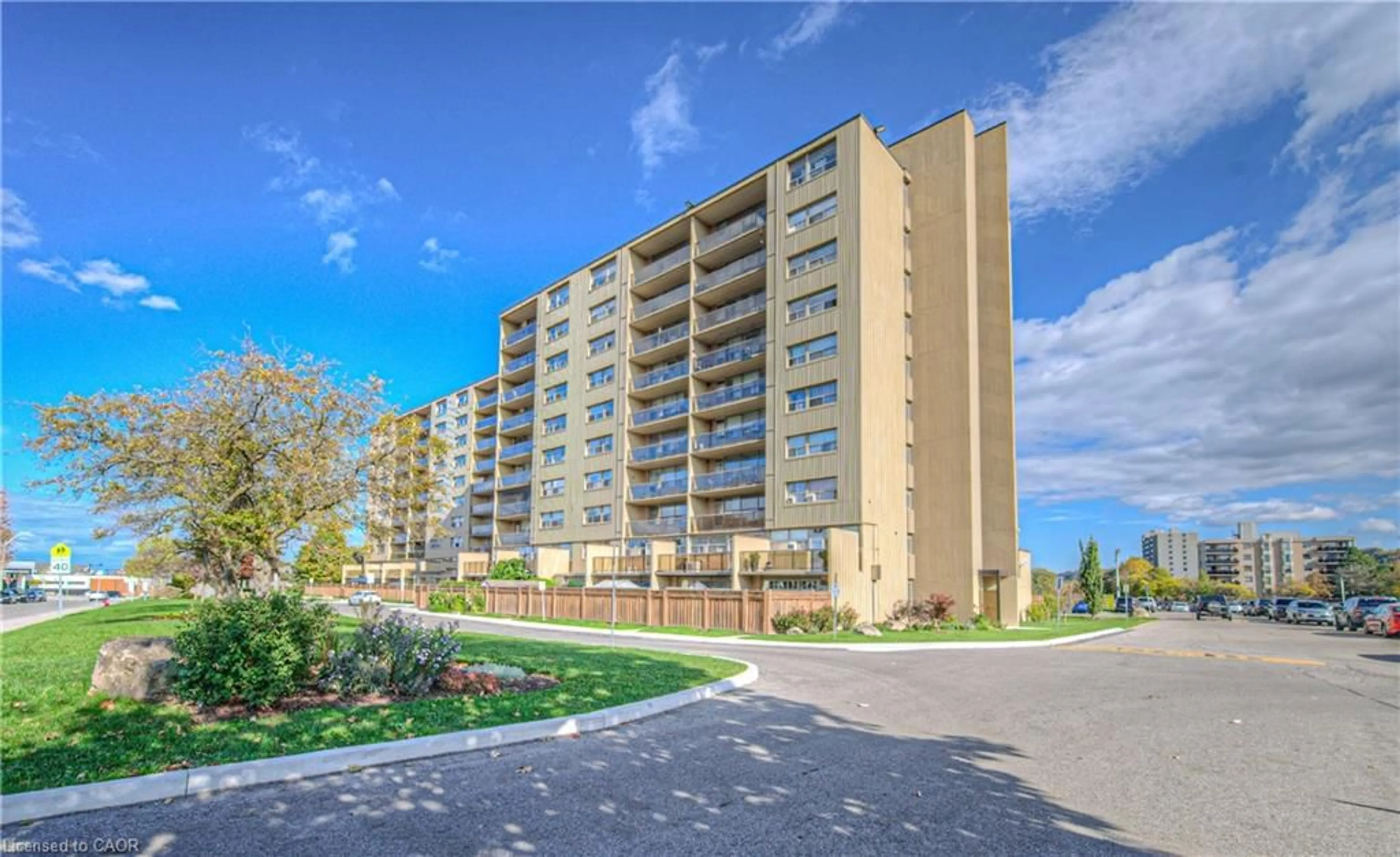 Patio, building for 15 Nicklaus Dr #607, Hamilton Ontario L8K 5J5