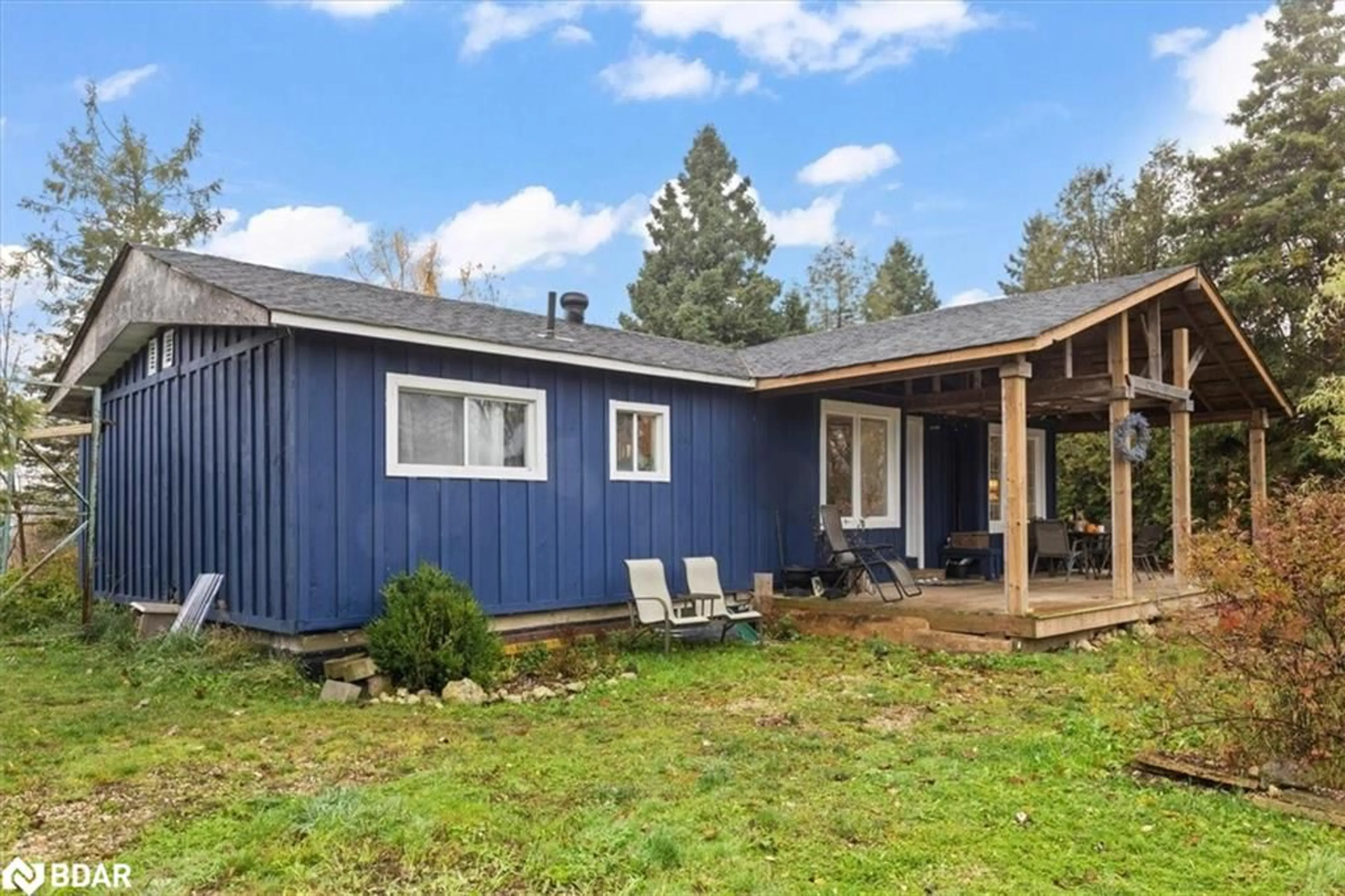 Home with vinyl exterior material, unknown for 180118 Grey Road 9 Rd, Dundalk Ontario N0C 1B0