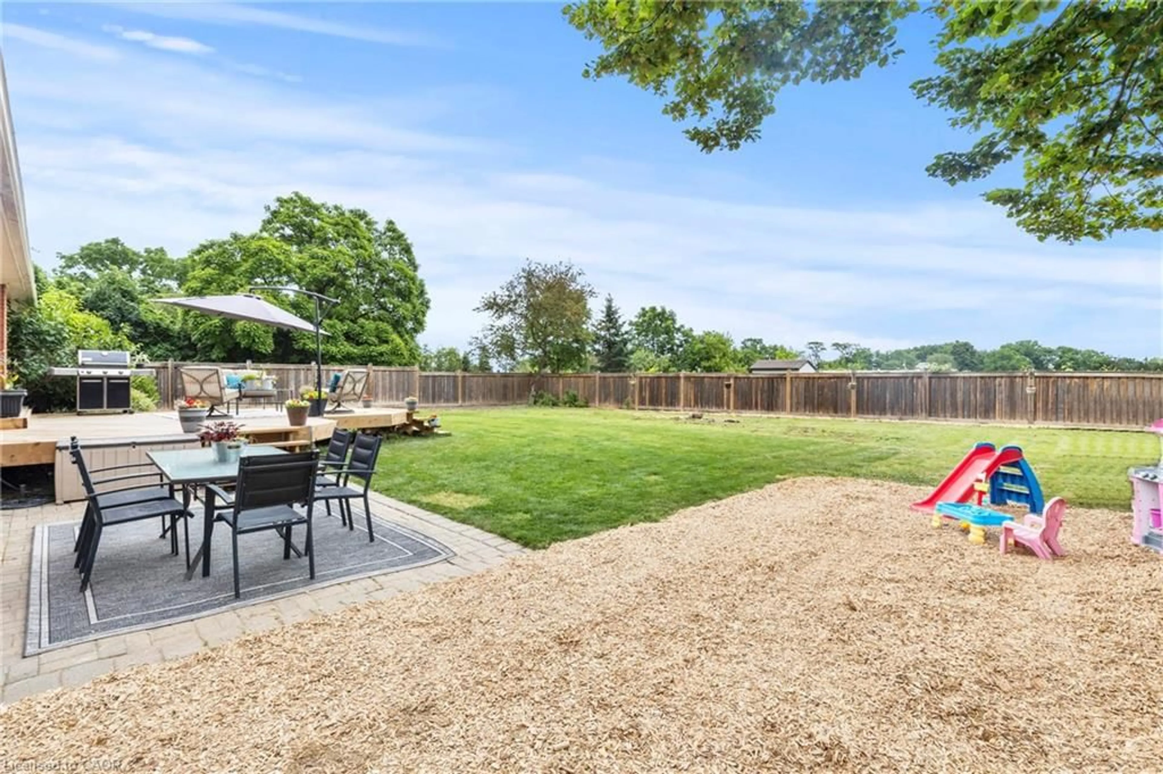 Patio, street for 4153 Aberdeen Rd, Beamsville Ontario L0R 1B6