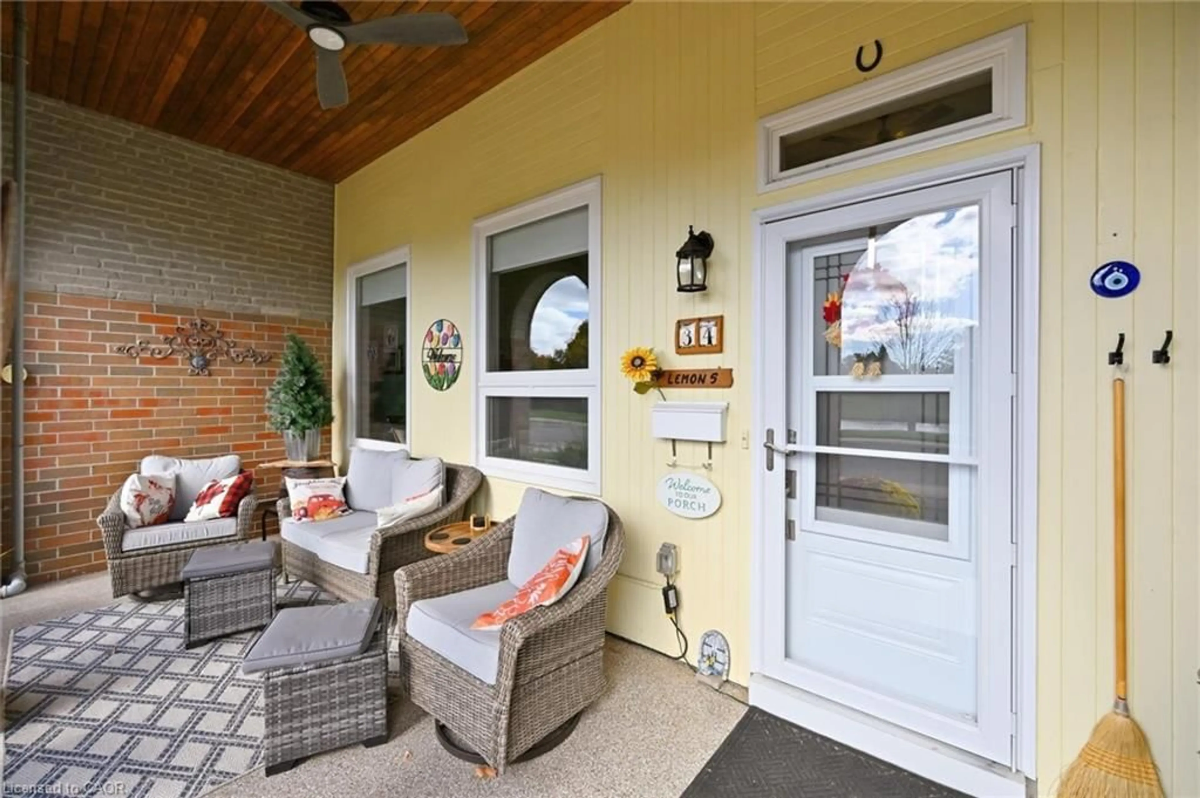 Patio, street for 34 Cardinal Mindszenty Blvd, Hamilton Ontario L9B 2M3