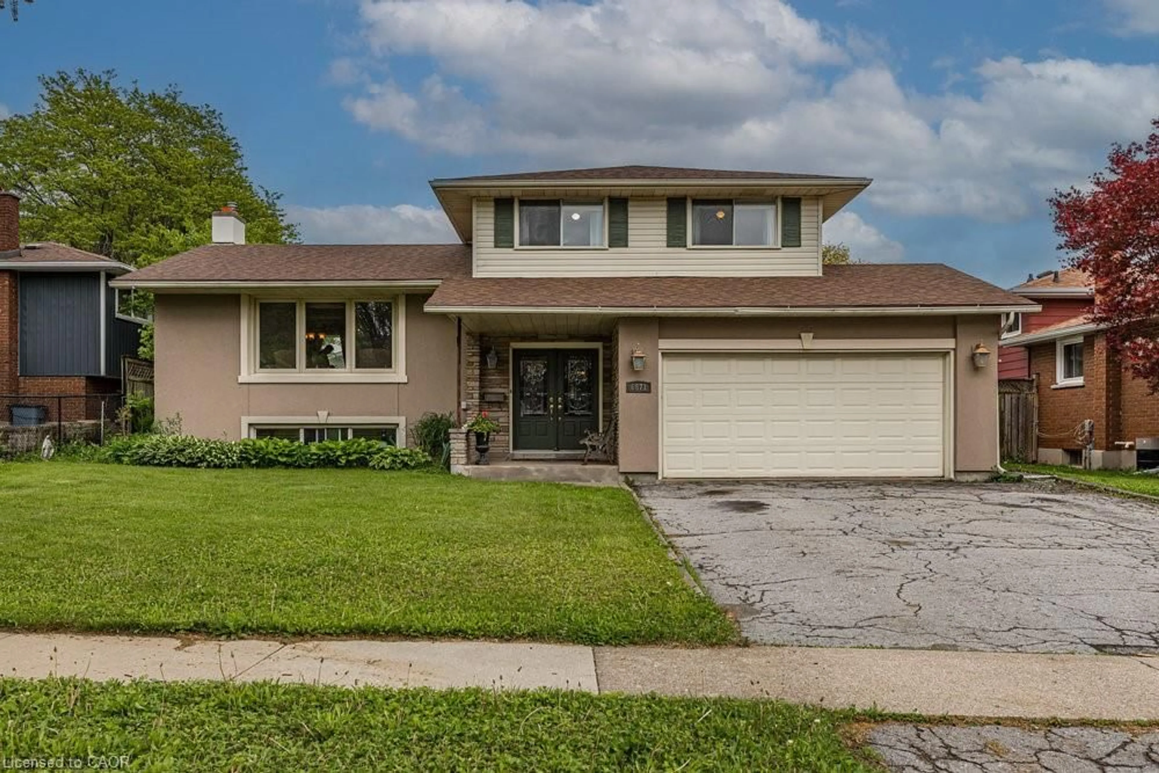 Home with brick exterior material, street for 6871 Corwin Cres, Niagara Falls Ontario L2G 2M9