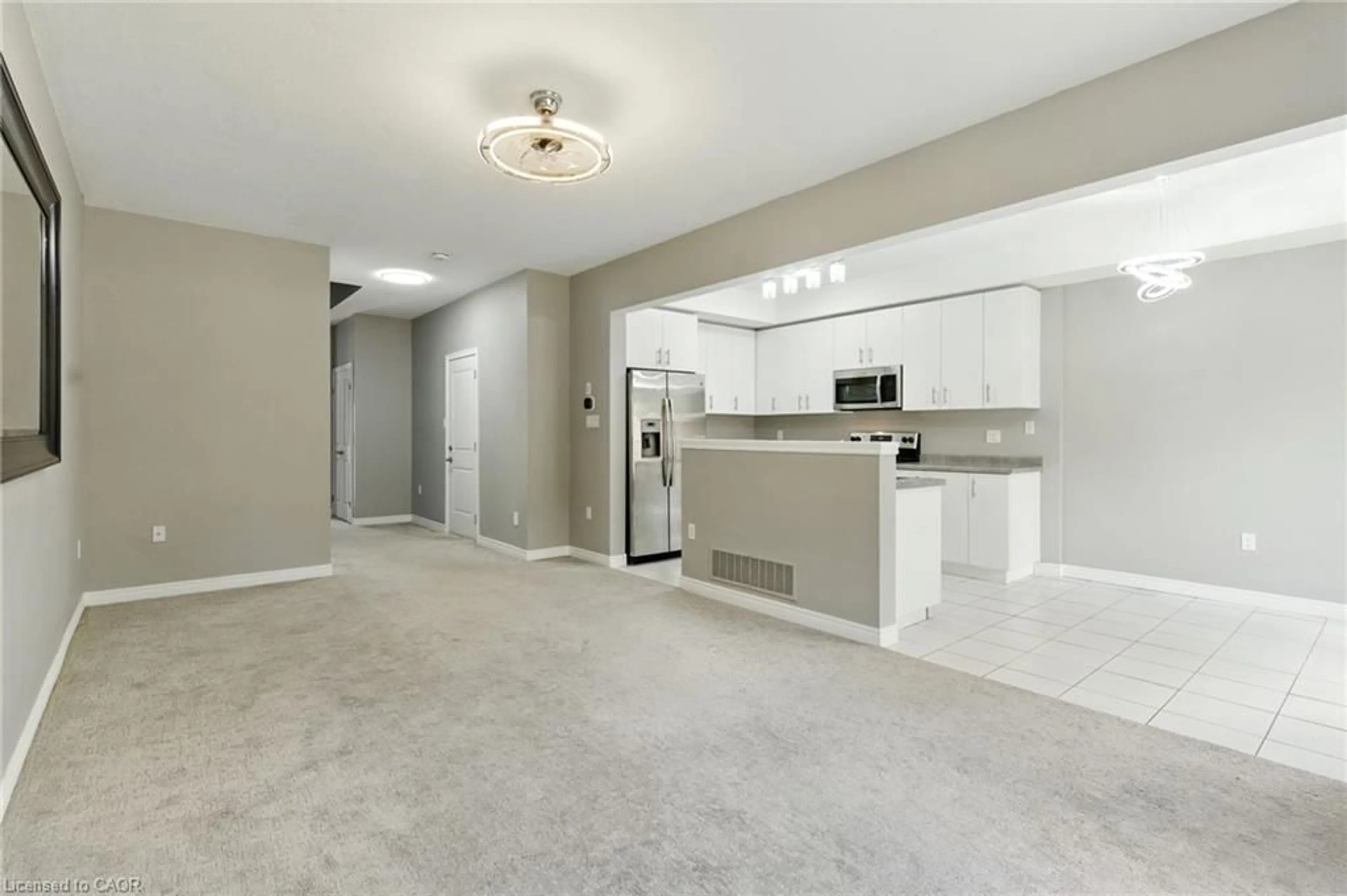 Open concept kitchen, ceramic/tile floor for 17 Dennis Dr, Smithville Ontario L0R 2A0