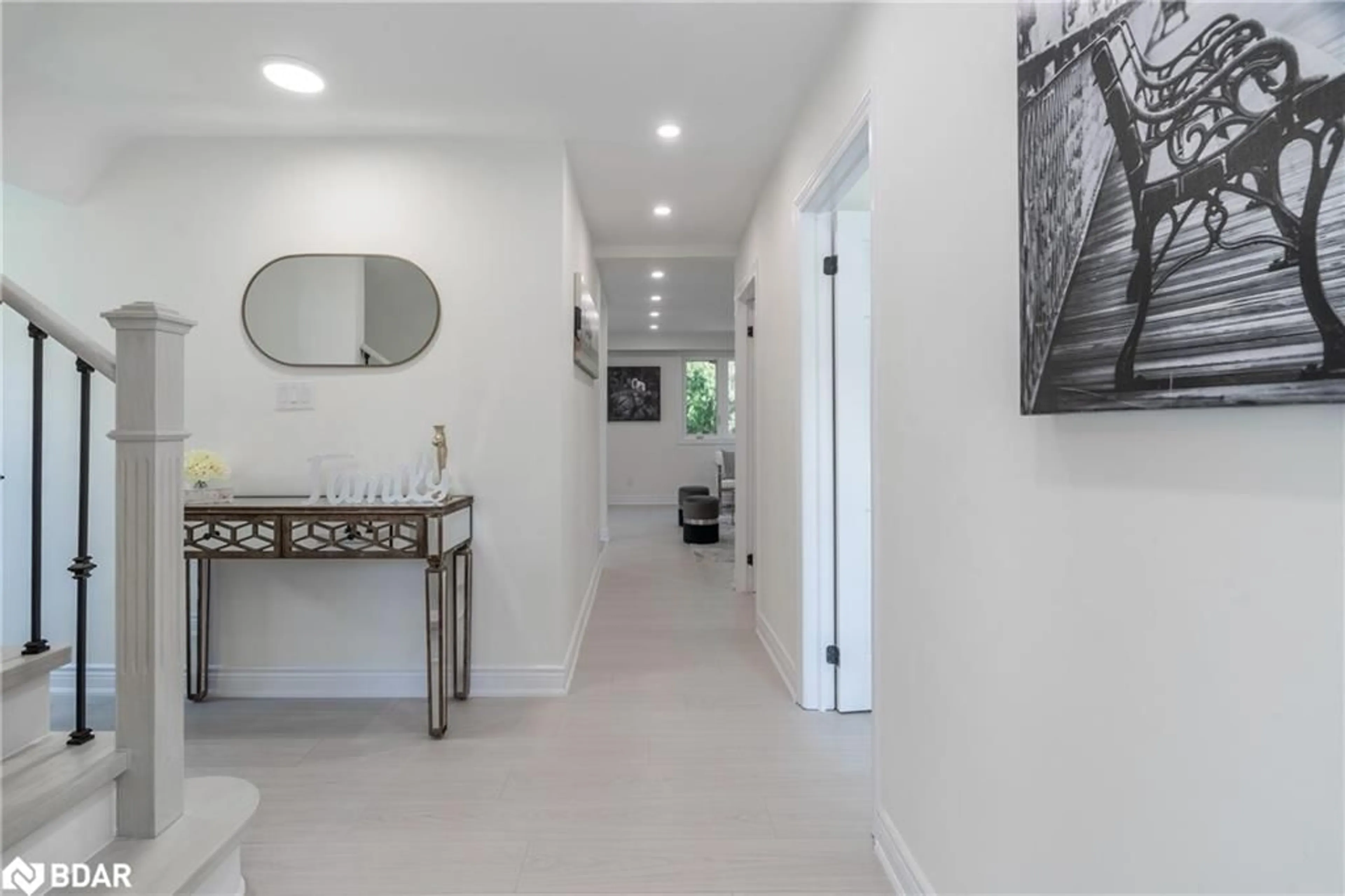 Indoor entryway for 384 Westwood Dr, Waterloo Ontario N2M 2L6