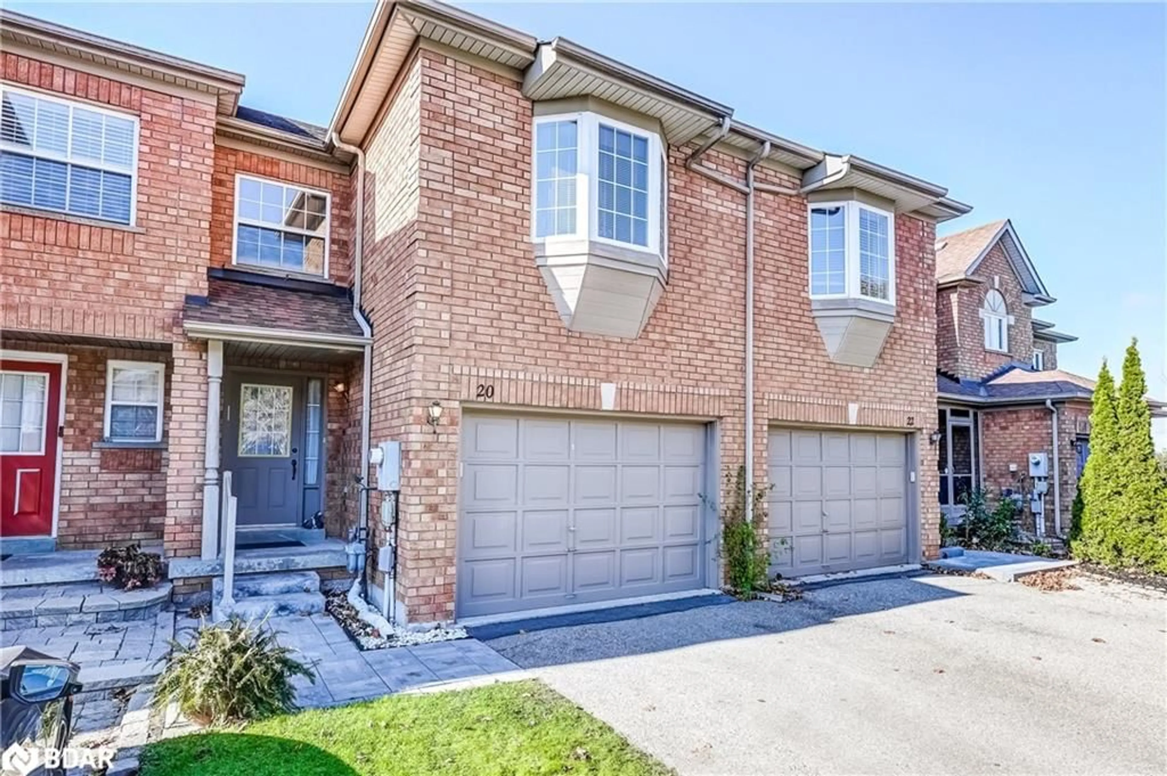 Home with brick exterior material, street for 20 Hawtin Trail, Aurora Ontario L4G 7L4