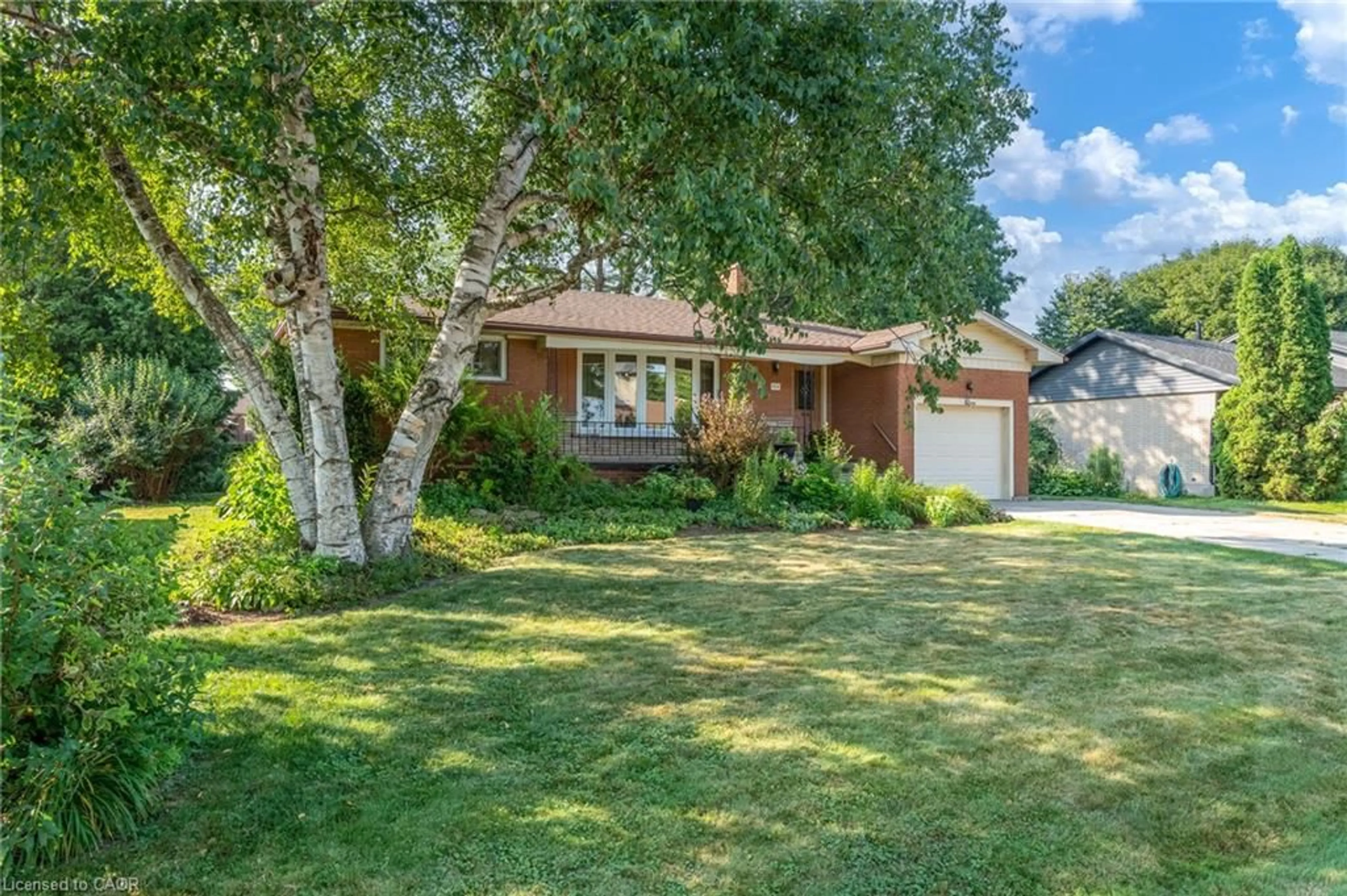 Unknown for 654 Hiawatha Blvd, Ancaster Ontario L9G 3A5