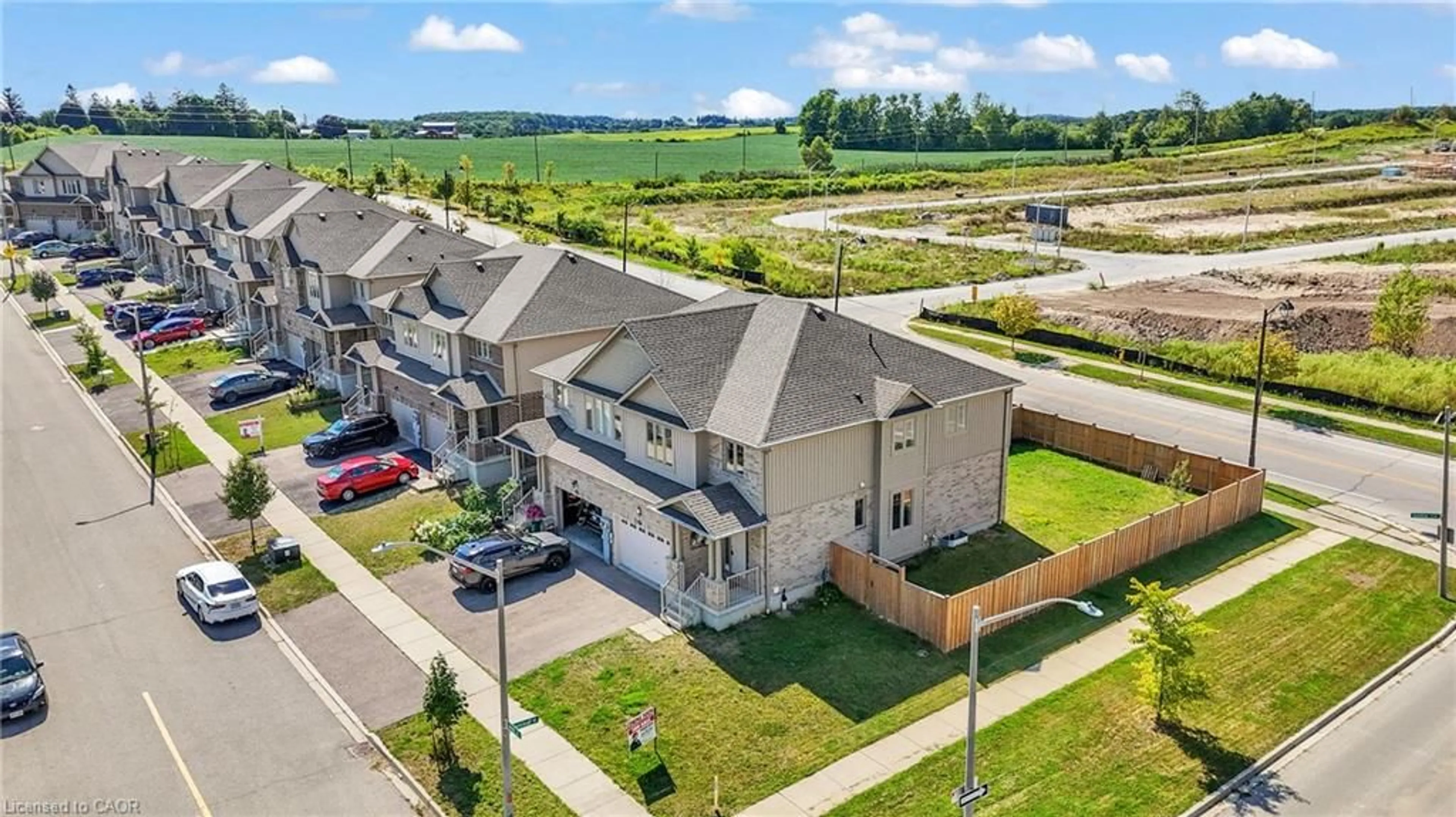 A pic from outside/outdoor area/front of a property/back of a property/a pic from drone, street for 485 Avens St, Waterloo Ontario N2V 0B4