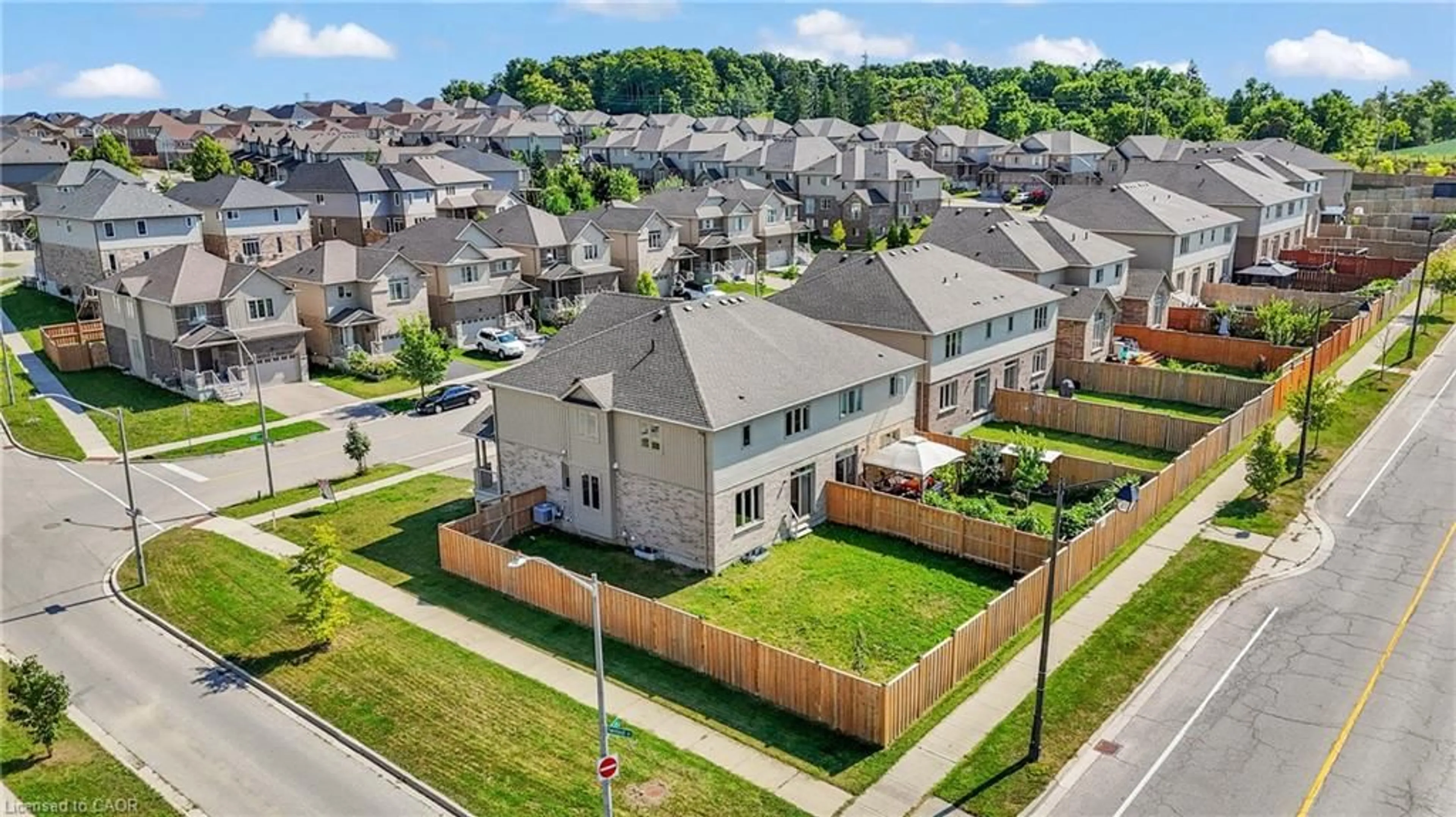 A pic from outside/outdoor area/front of a property/back of a property/a pic from drone, street for 485 Avens St, Waterloo Ontario N2V 0B4