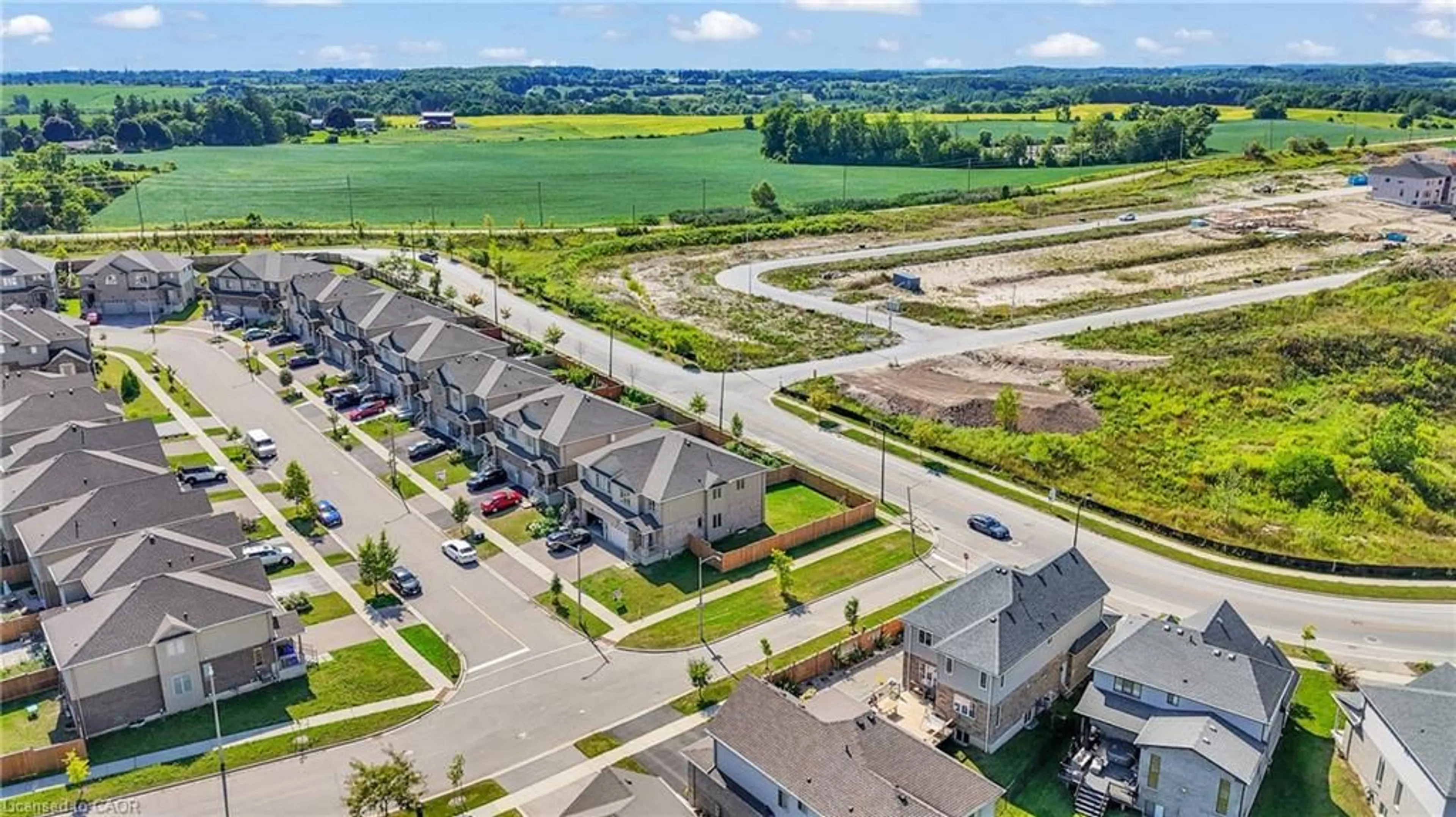 A pic from outside/outdoor area/front of a property/back of a property/a pic from drone, street for 485 Avens St, Waterloo Ontario N2V 0B4