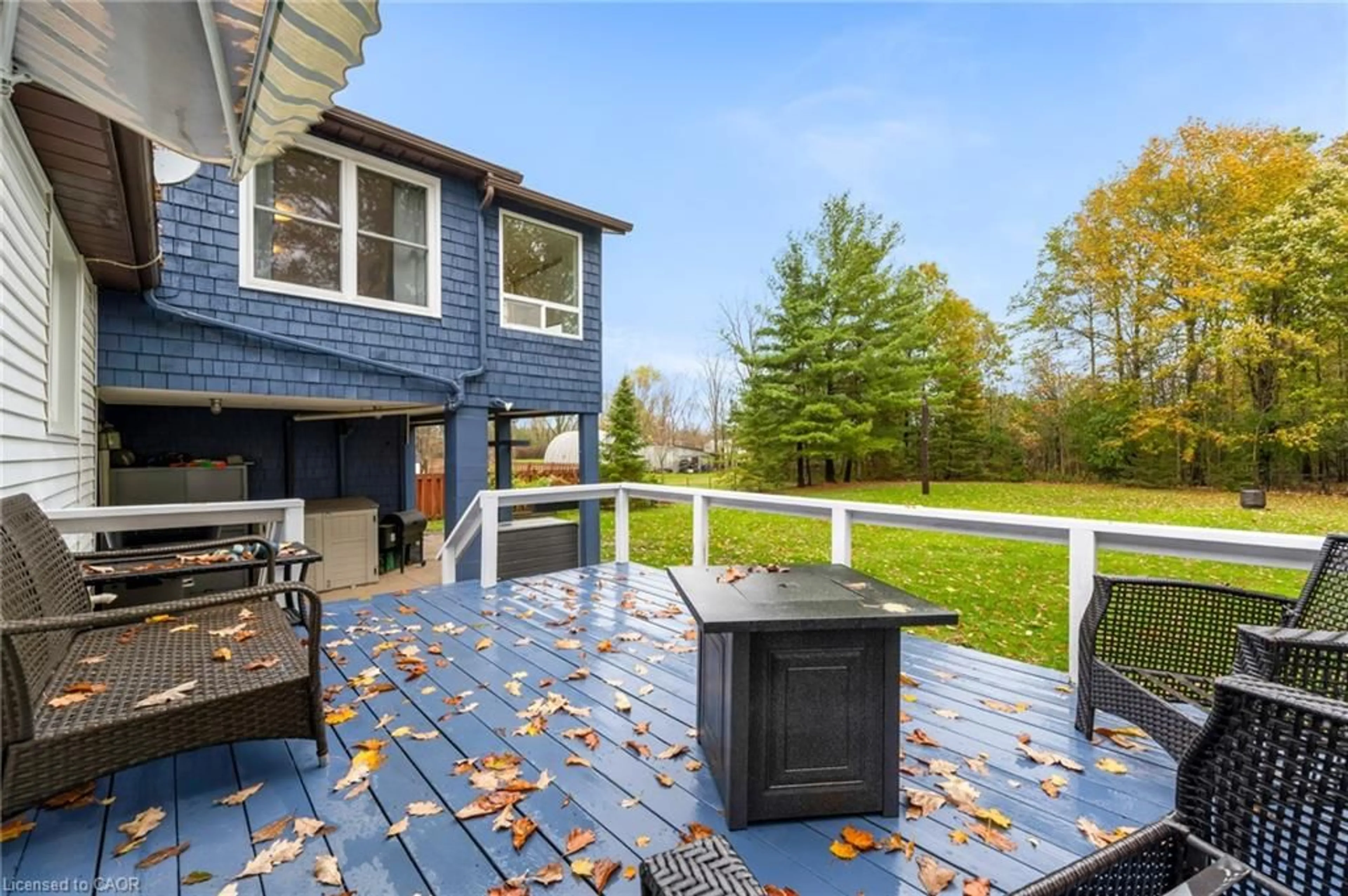 Patio, water/lake/river/ocean view for 10042 Willoughby Dr, Niagara Falls Ontario L2E 6S6