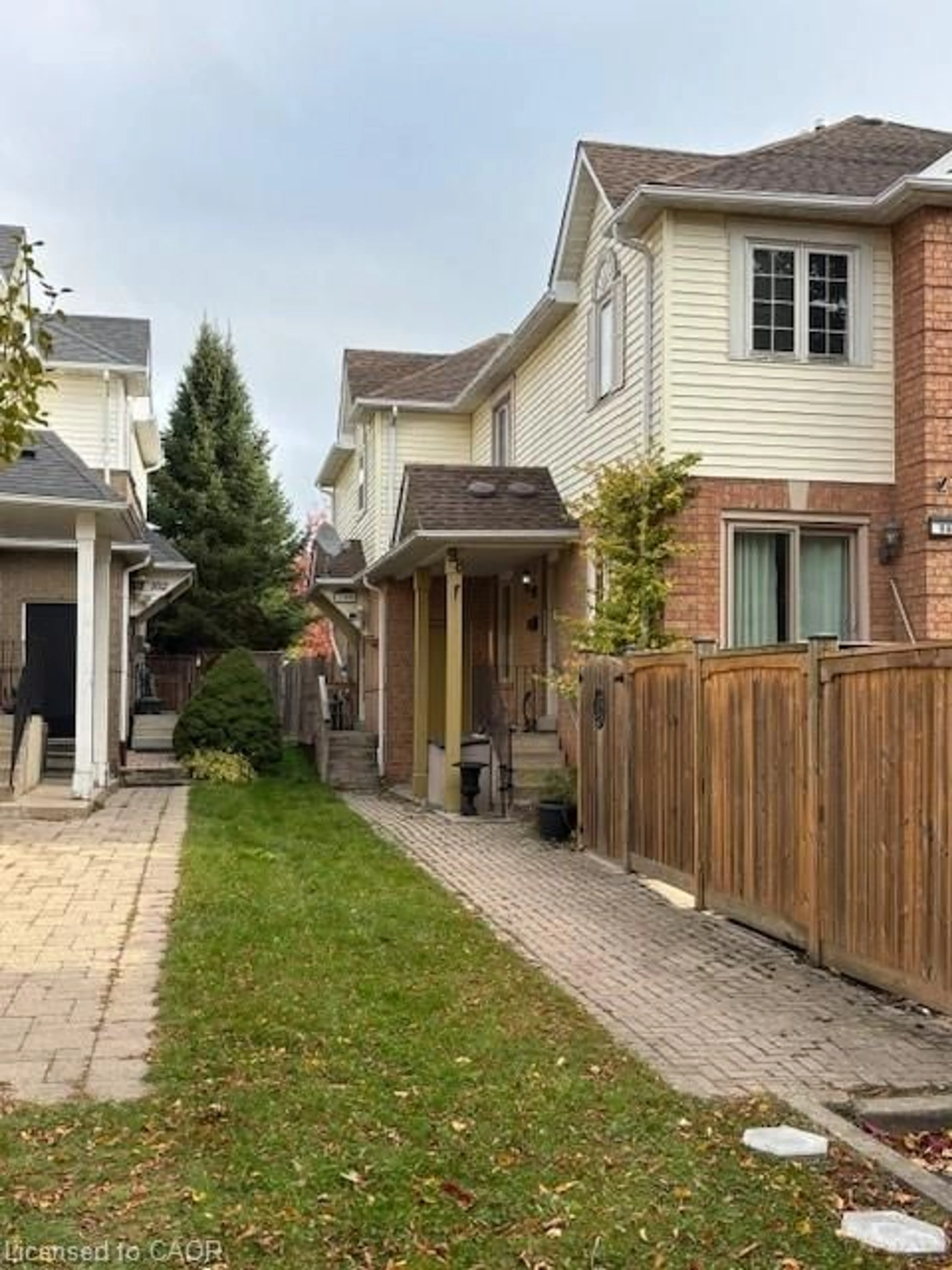 Unknown for 98 Fellowes Cres, Waterdown Ontario L8B 0M7