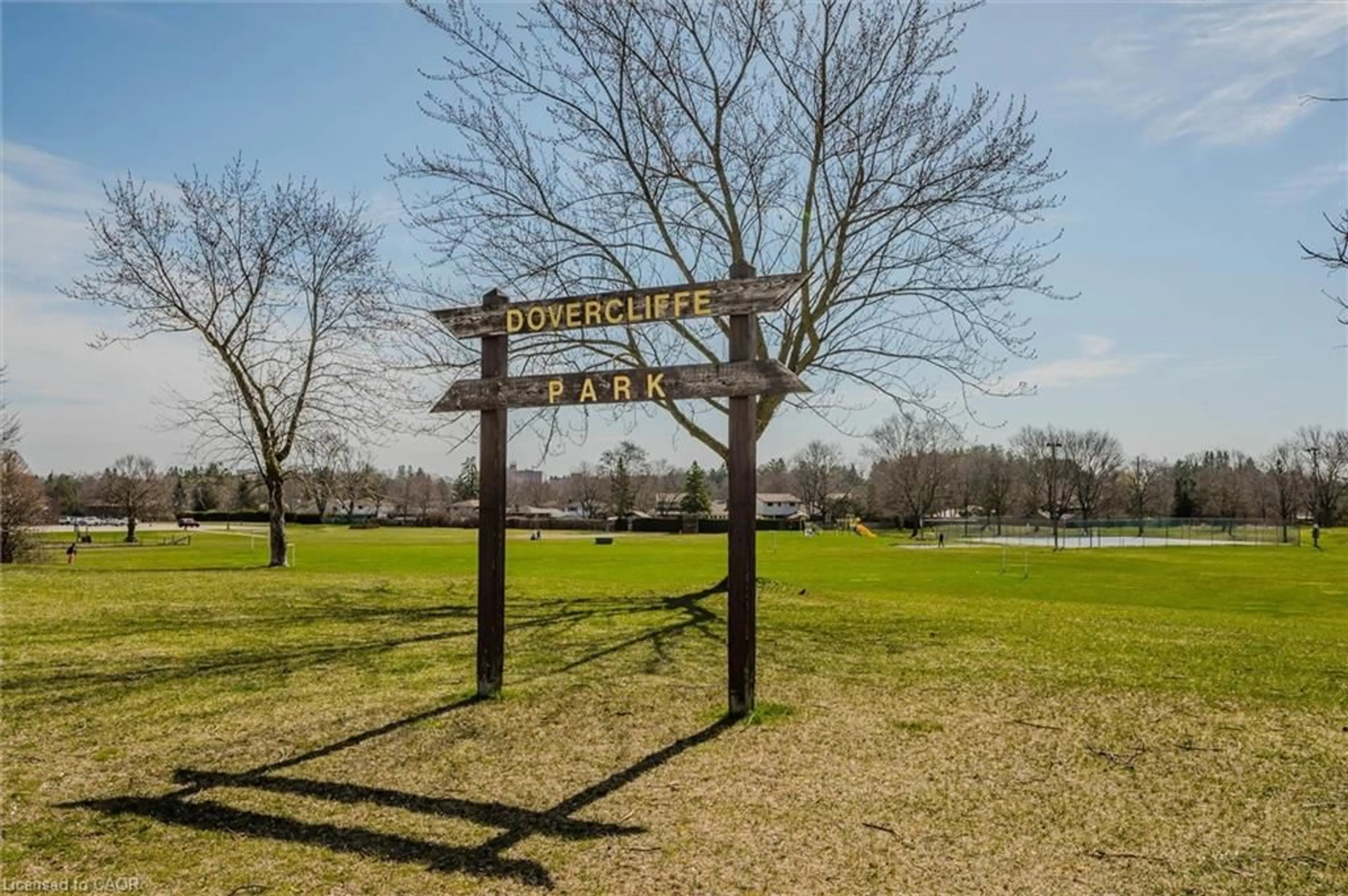 A pic from outside/outdoor area/front of a property/back of a property/a pic from drone, unknown for 51 Dovercliffe Rd, Guelph Ontario N1G 3A5