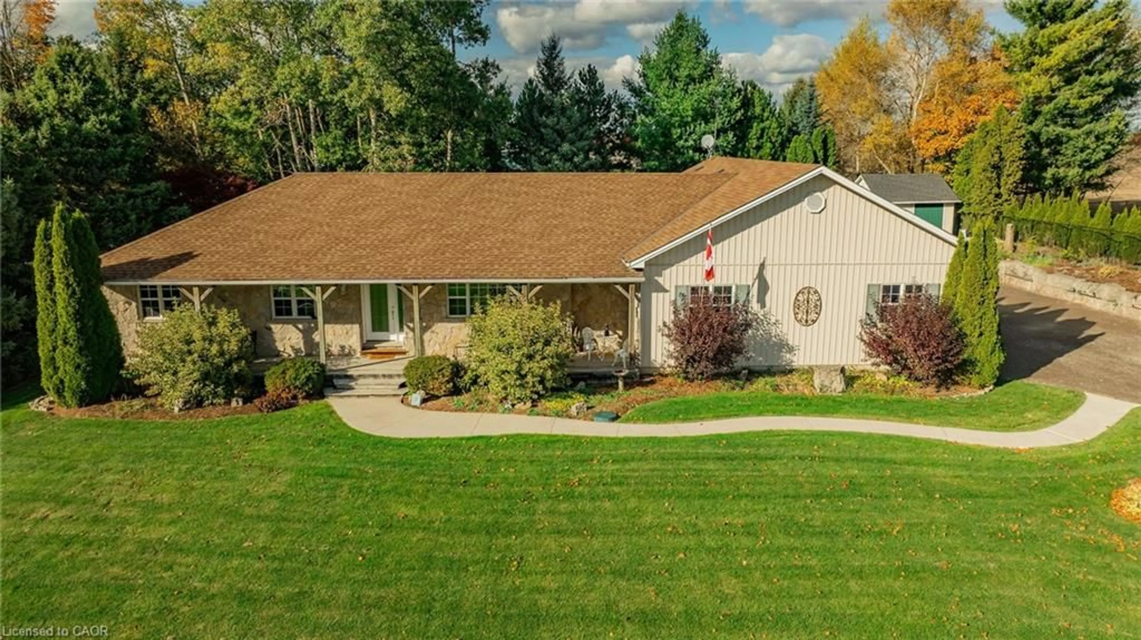 A pic from outside/outdoor area/front of a property/back of a property/a pic from drone, unknown for 2539 Concession 4, Troy Ontario L0R 2B0