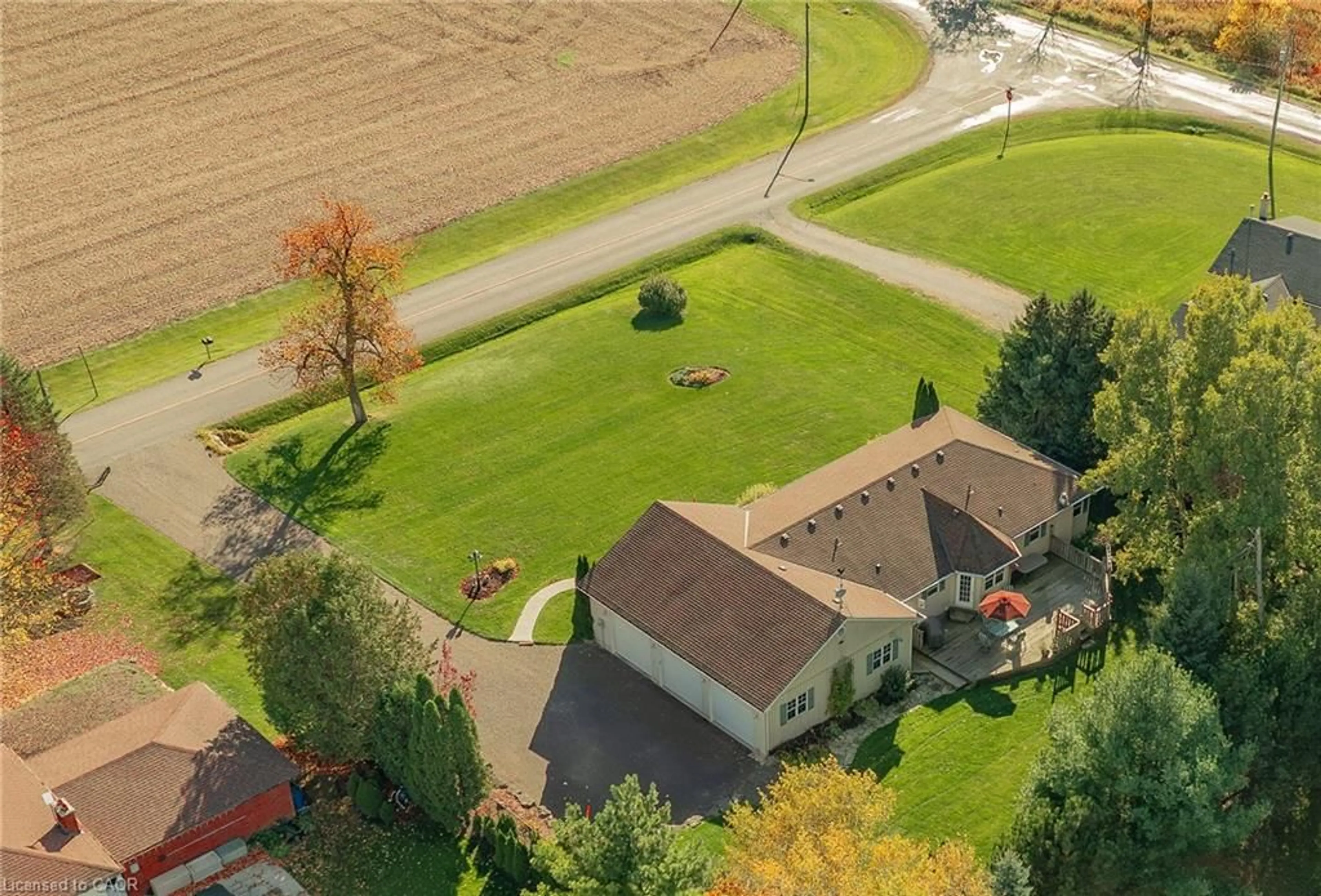 A pic from outside/outdoor area/front of a property/back of a property/a pic from drone, street for 2539 Concession 4, Troy Ontario L0R 2B0