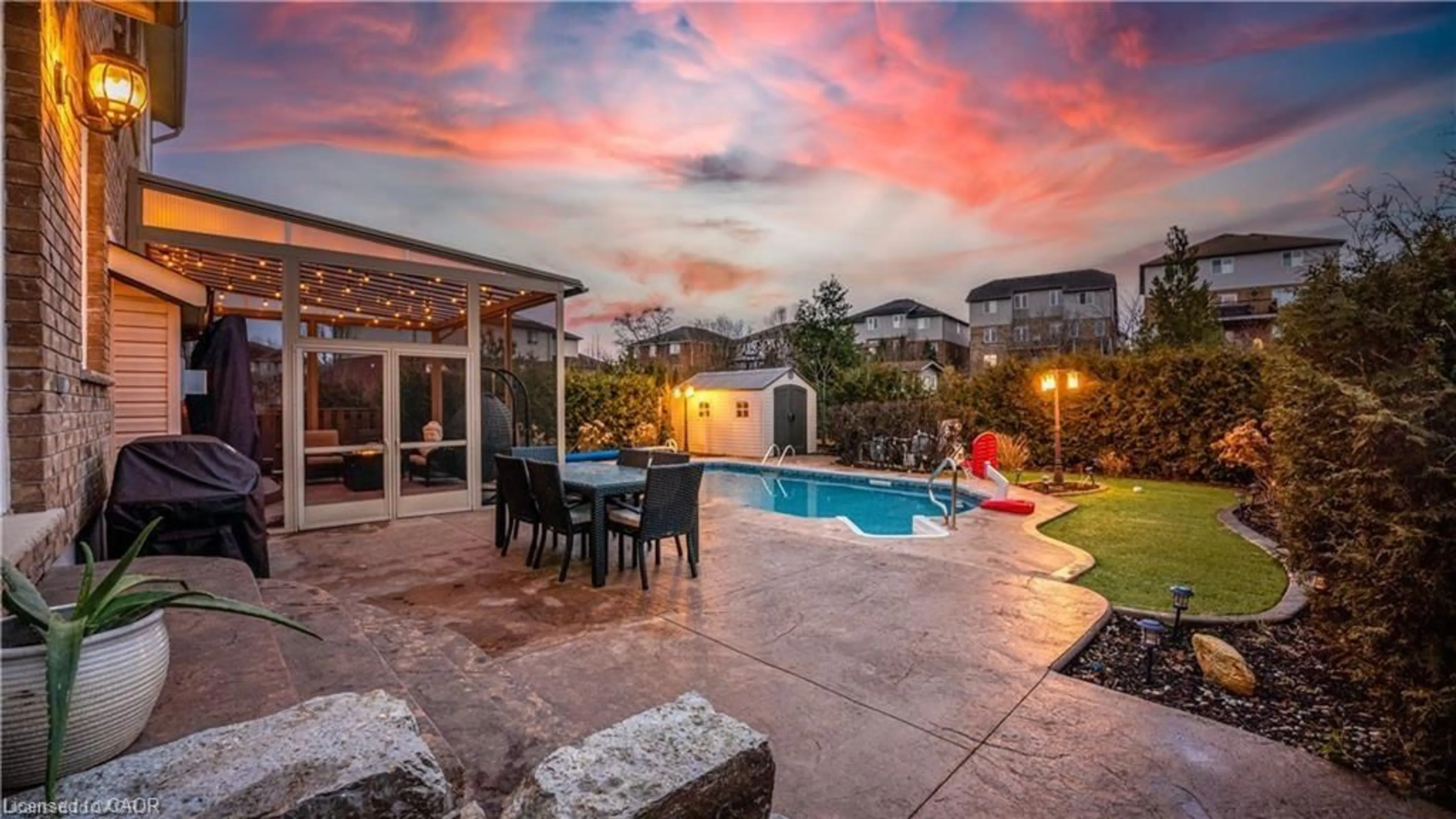 Patio, unknown for 76 Blossomfield Cres, Cambridge Ontario N1S 0A5