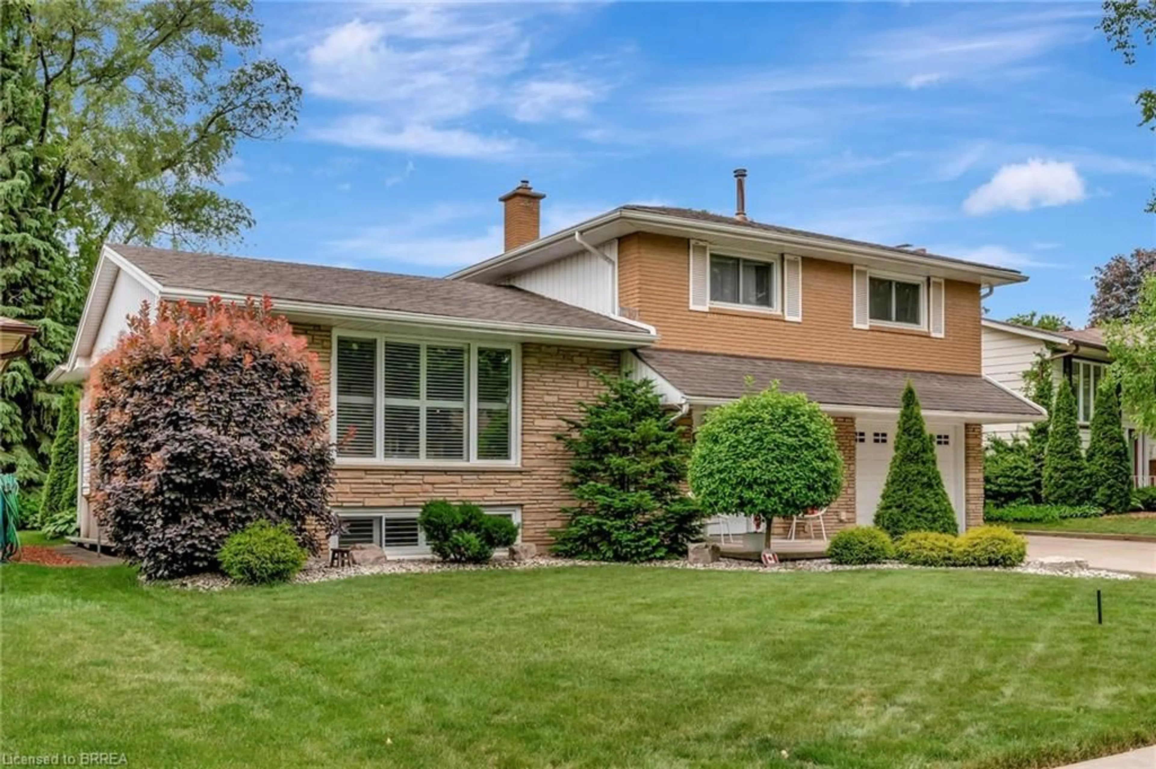 Home with brick exterior material, street for 35 Shalfleet Blvd, Brantford Ontario N3R 6L5