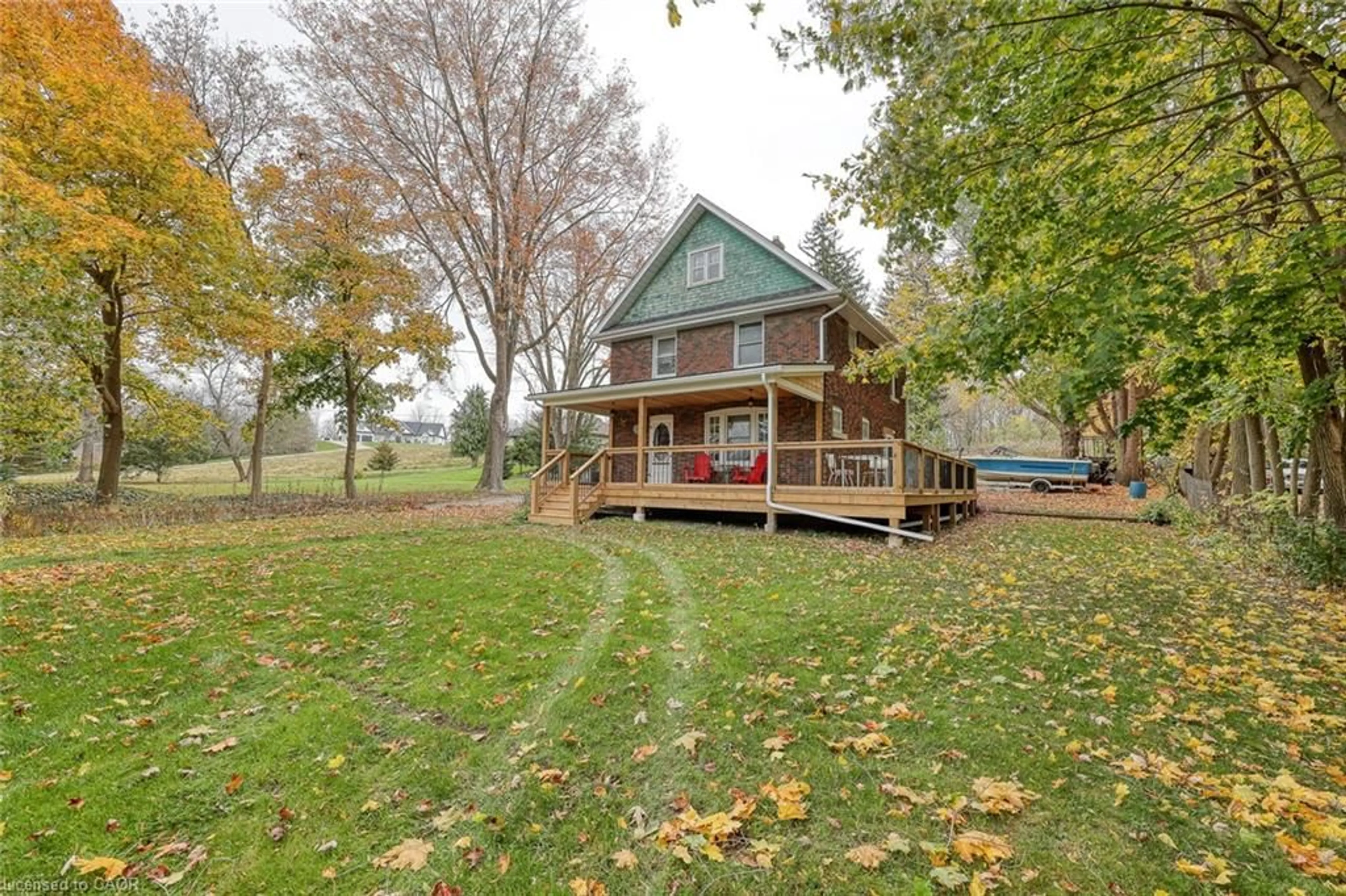 A pic from outside/outdoor area/front of a property/back of a property/a pic from drone, water/lake/river/ocean view for 584510 Beachville Rd, South-West Oxford (Twp) Ontario N0J 1A0