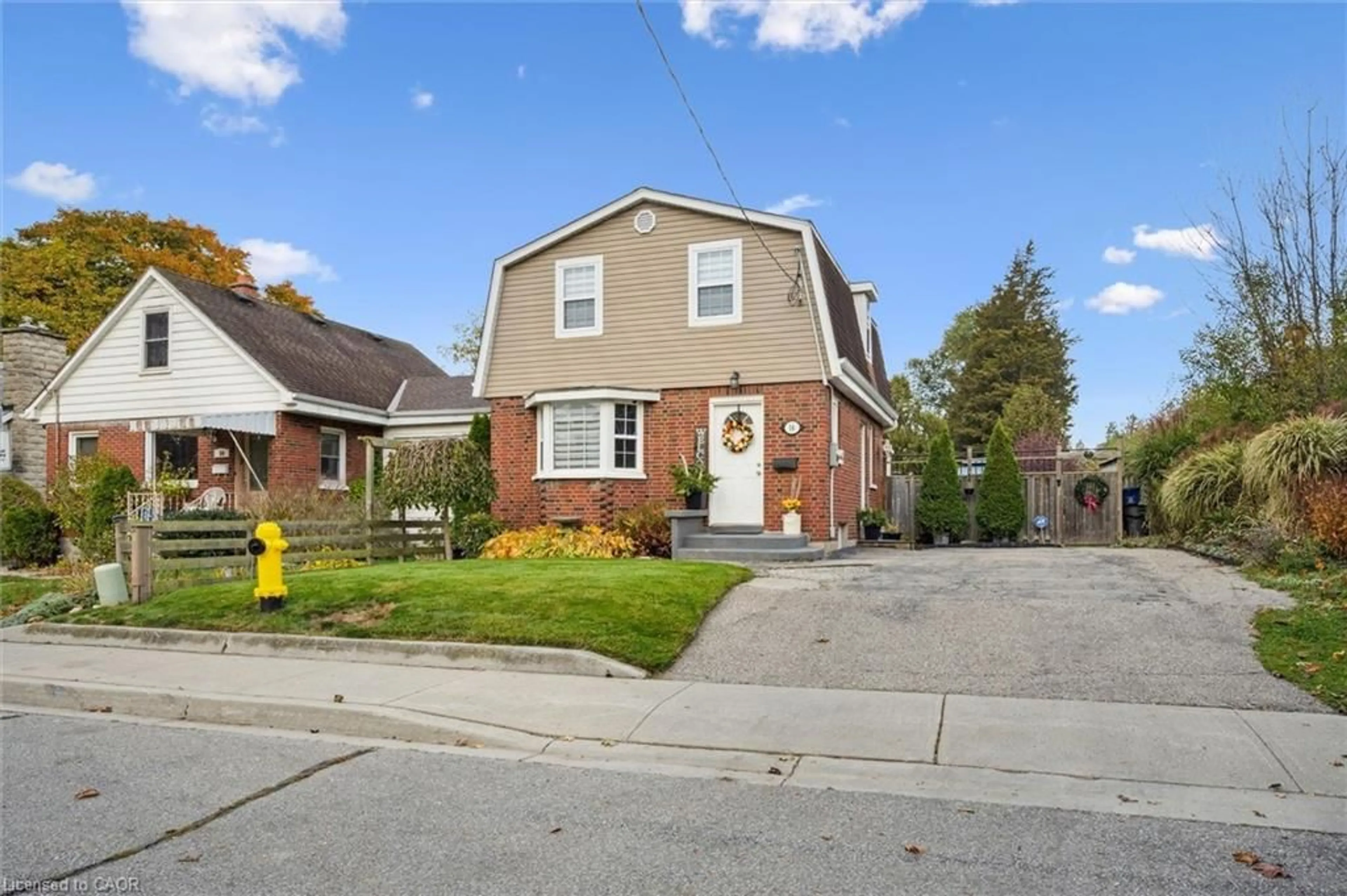Home with brick exterior material, street for 16 Martin Ave, Cambridge Ontario N1R 3A4
