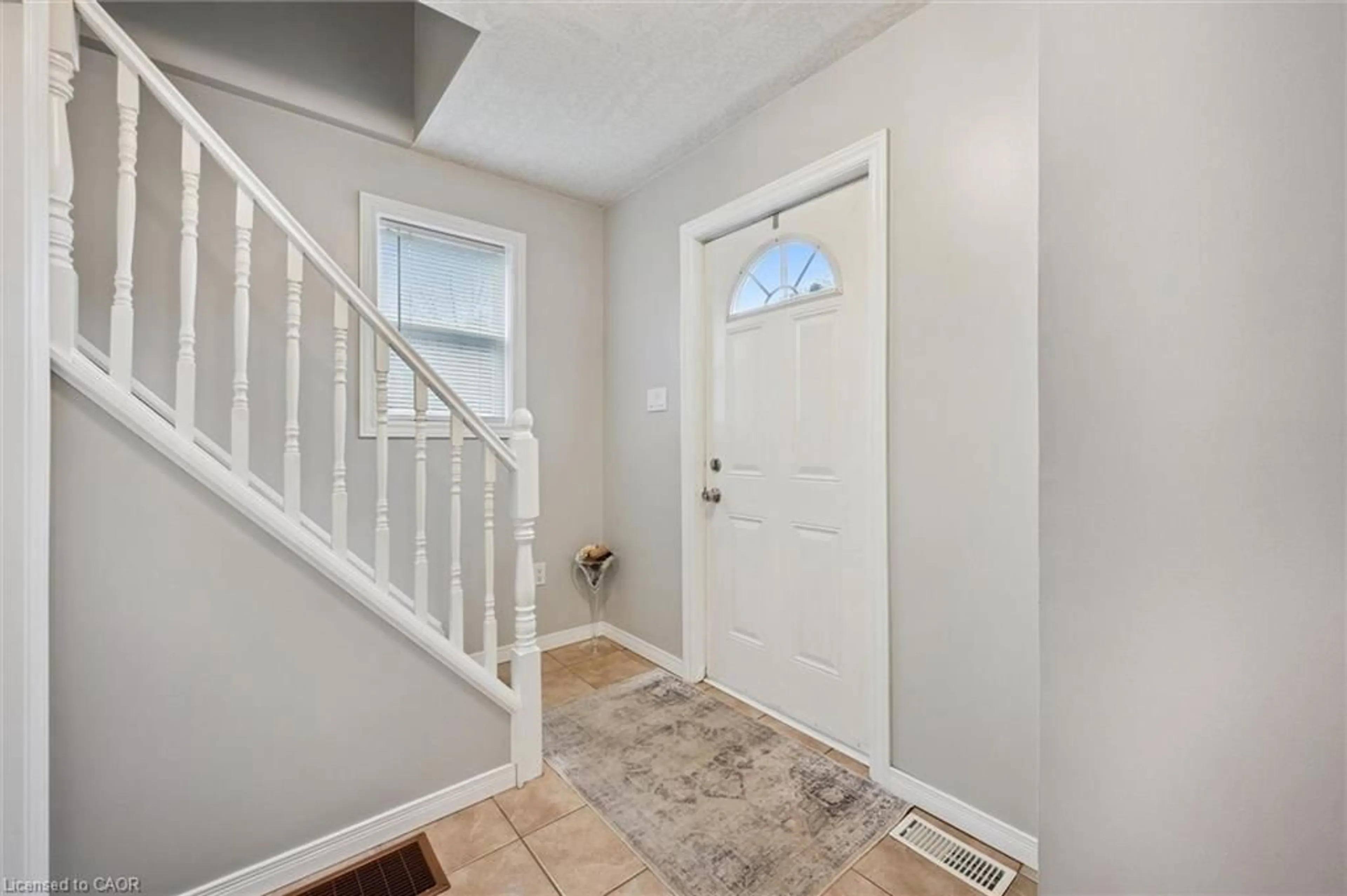 Indoor entryway for 16 Martin Ave, Cambridge Ontario N1R 3A4