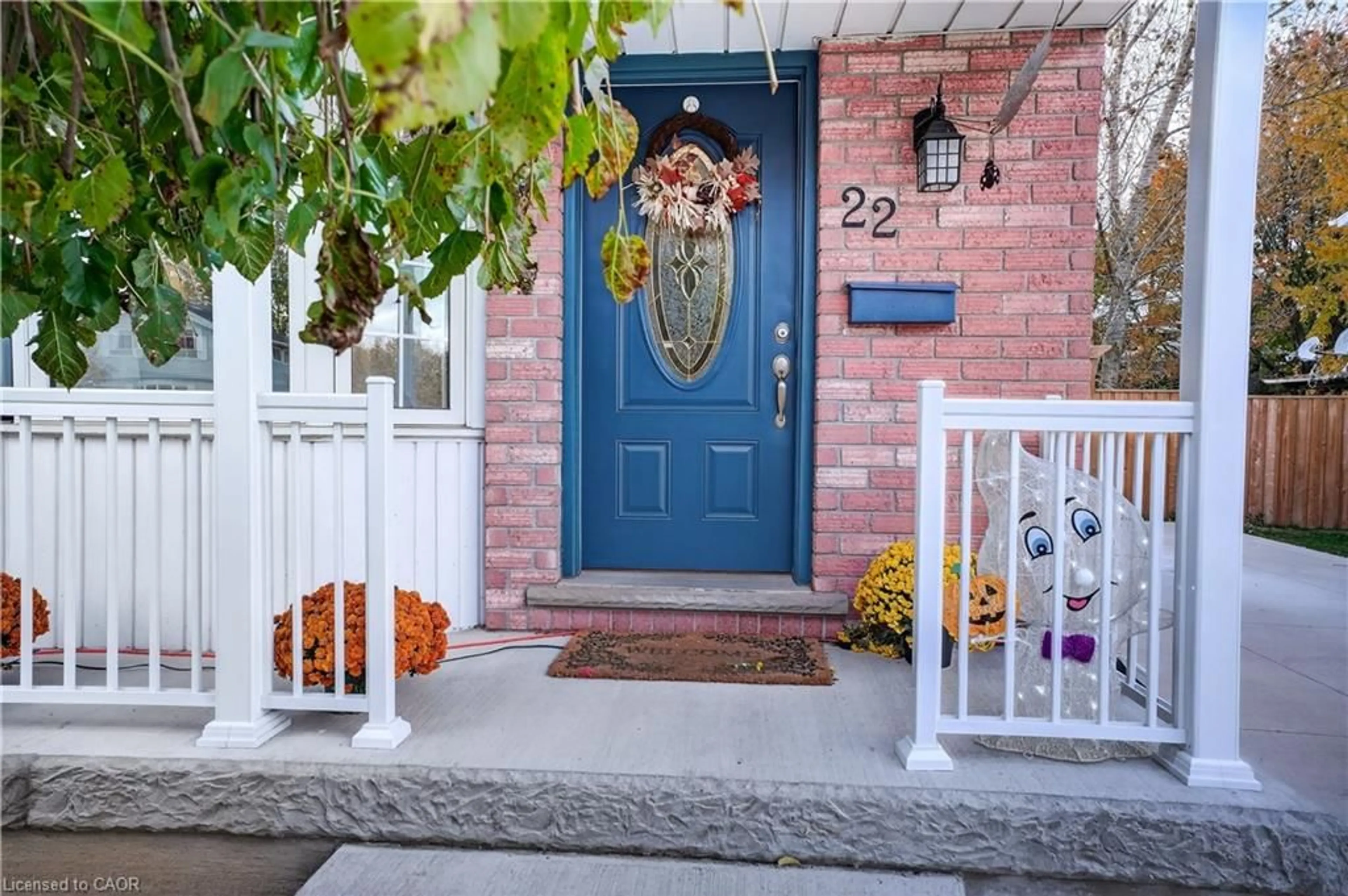 Indoor entryway for 22 Caprice Crt, Kitchener Ontario N2M 5M2