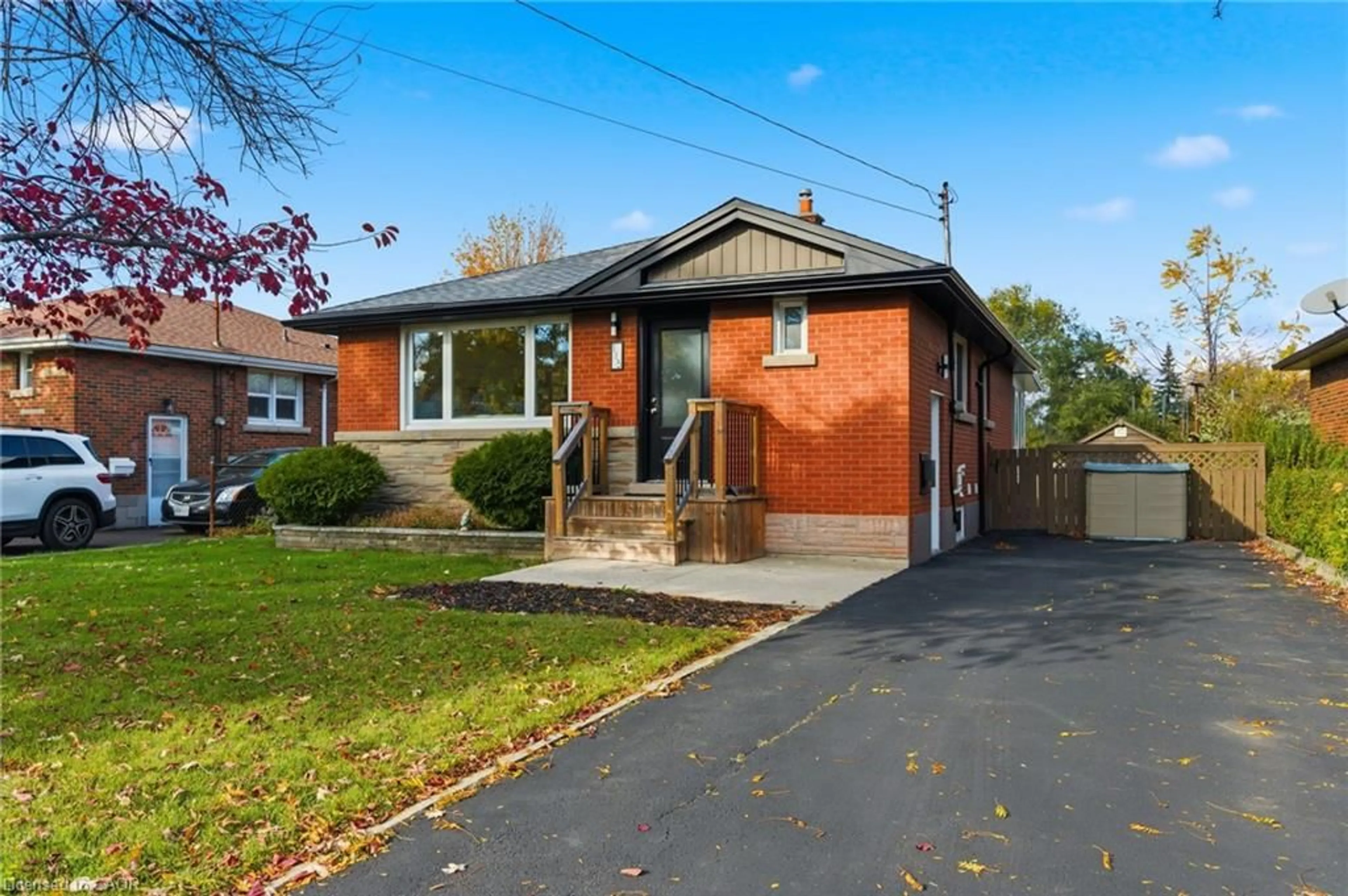 Home with brick exterior material, street for 115 Mcelroy Rd, Hamilton Ontario L9A 1Z1