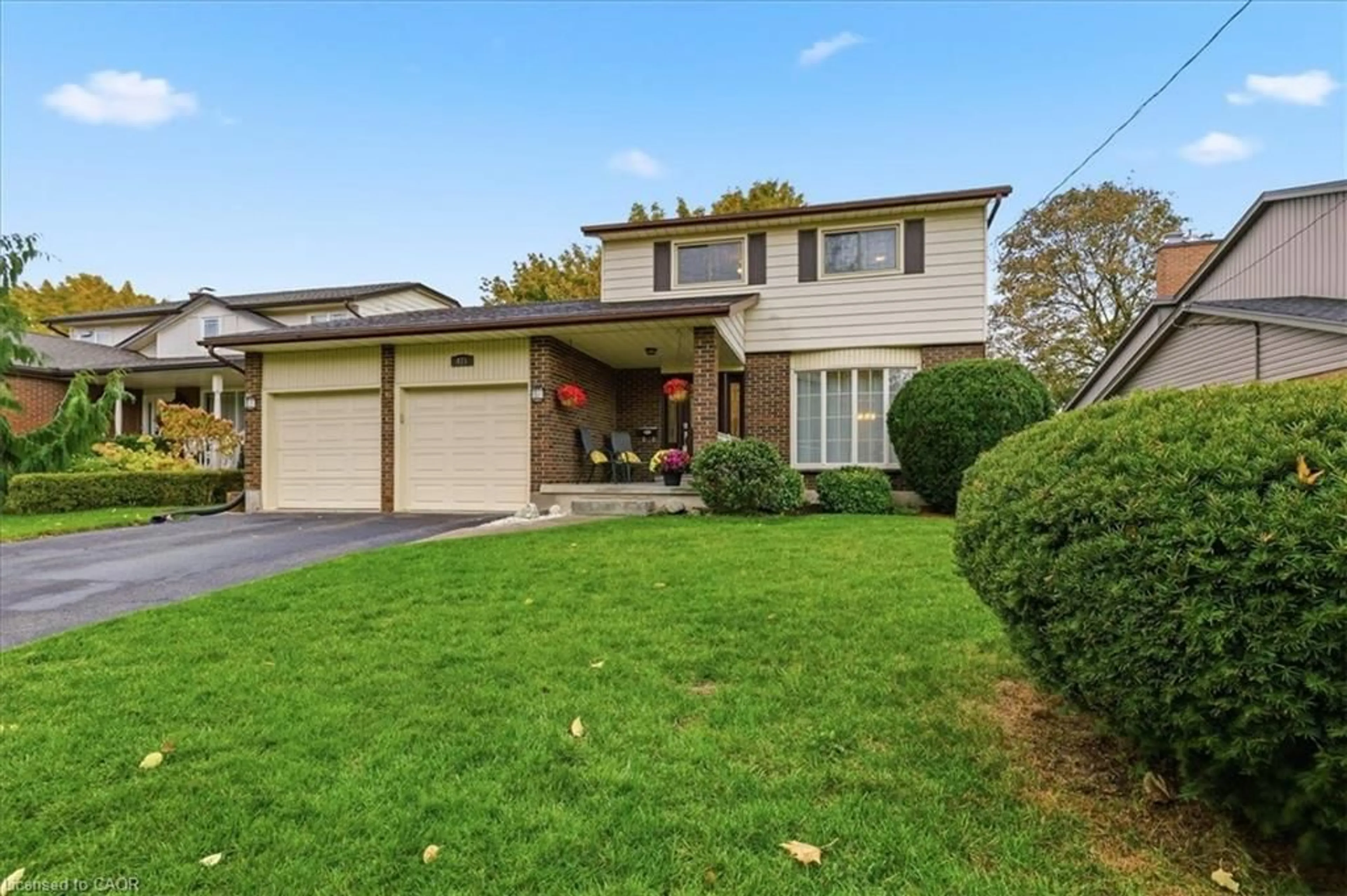 Home with vinyl exterior material, street for 471 Anndale Rd, Waterloo Ontario N2K 2N7