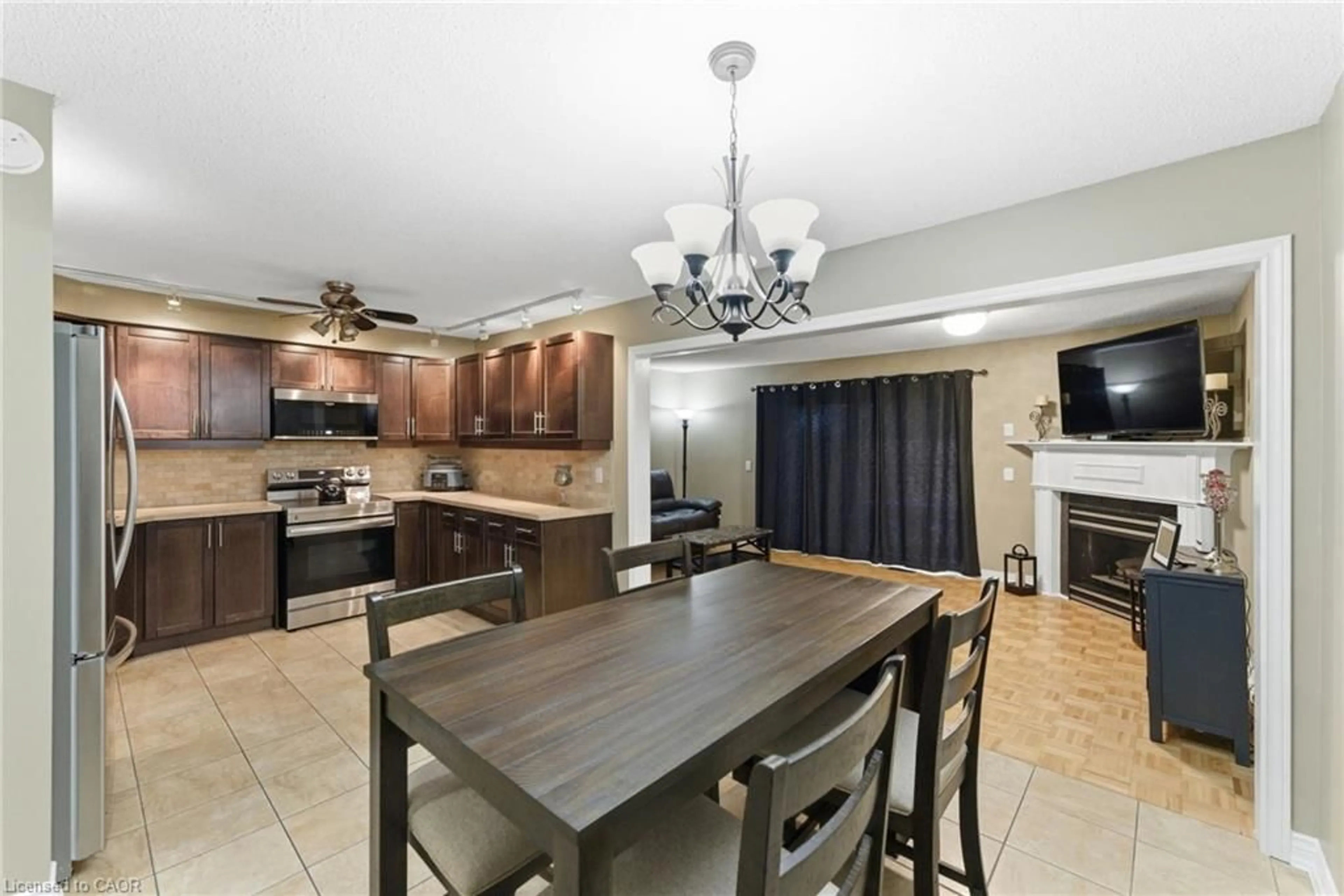 Open concept kitchen, ceramic/tile floor for 34 Dynasty Ave #33, Stoney Creek Ontario L8G 5C8