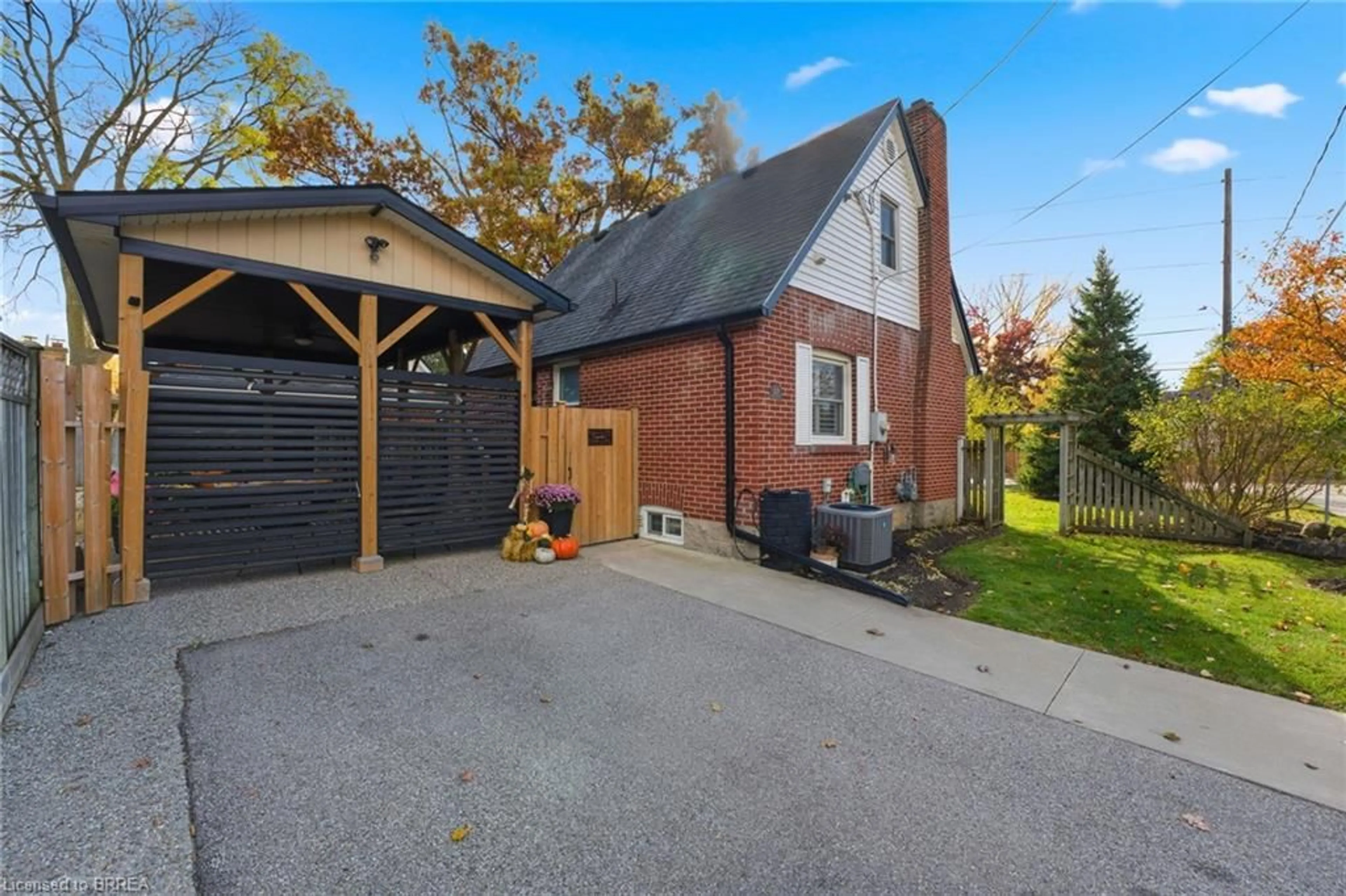 Home with brick exterior material, street for 327 Terrace Hill St, Brantford Ontario N3R 1H4