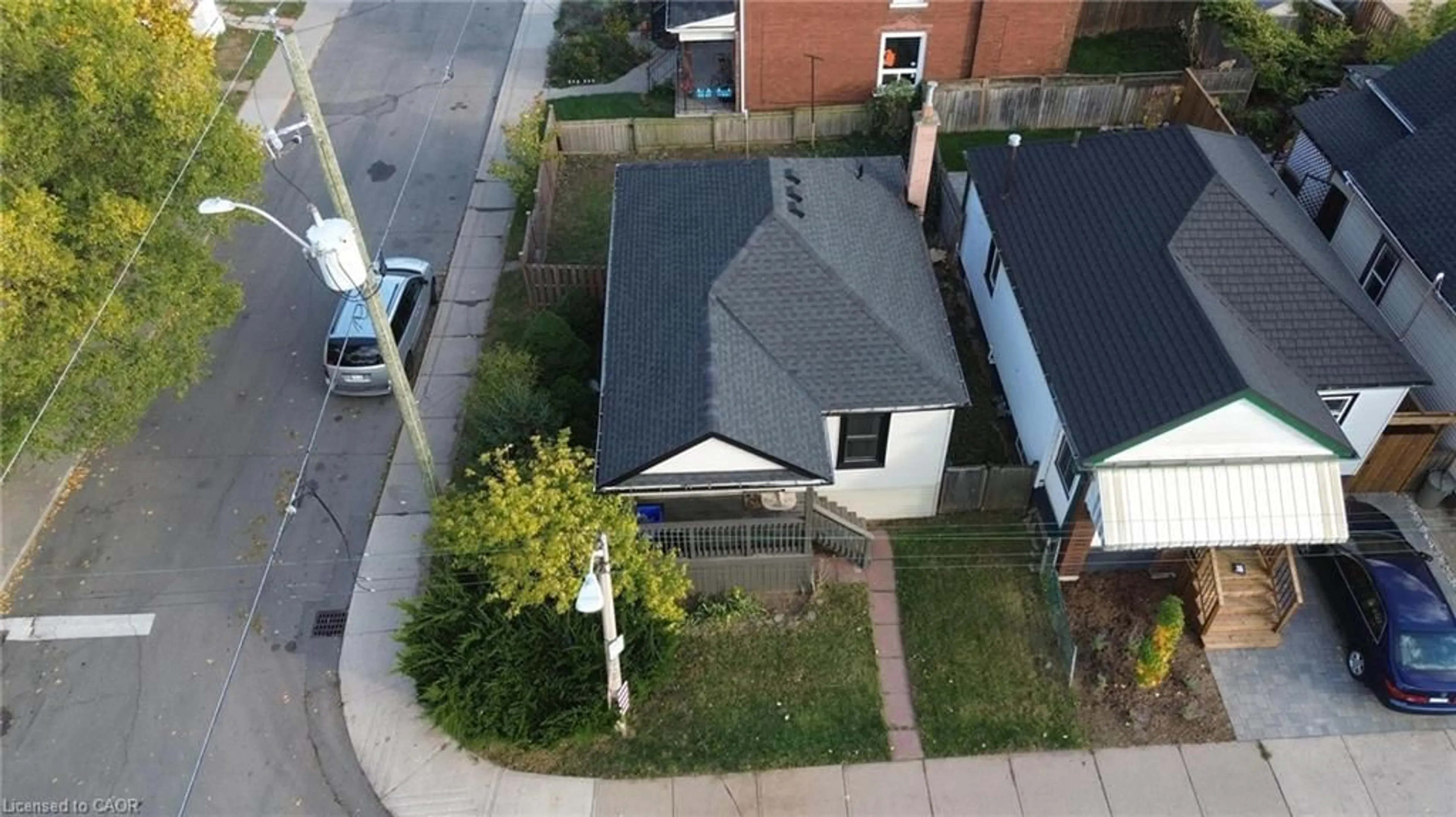 A pic from outside/outdoor area/front of a property/back of a property/a pic from drone, street for 222 Kensington Ave, Hamilton Ontario L8L 7N7