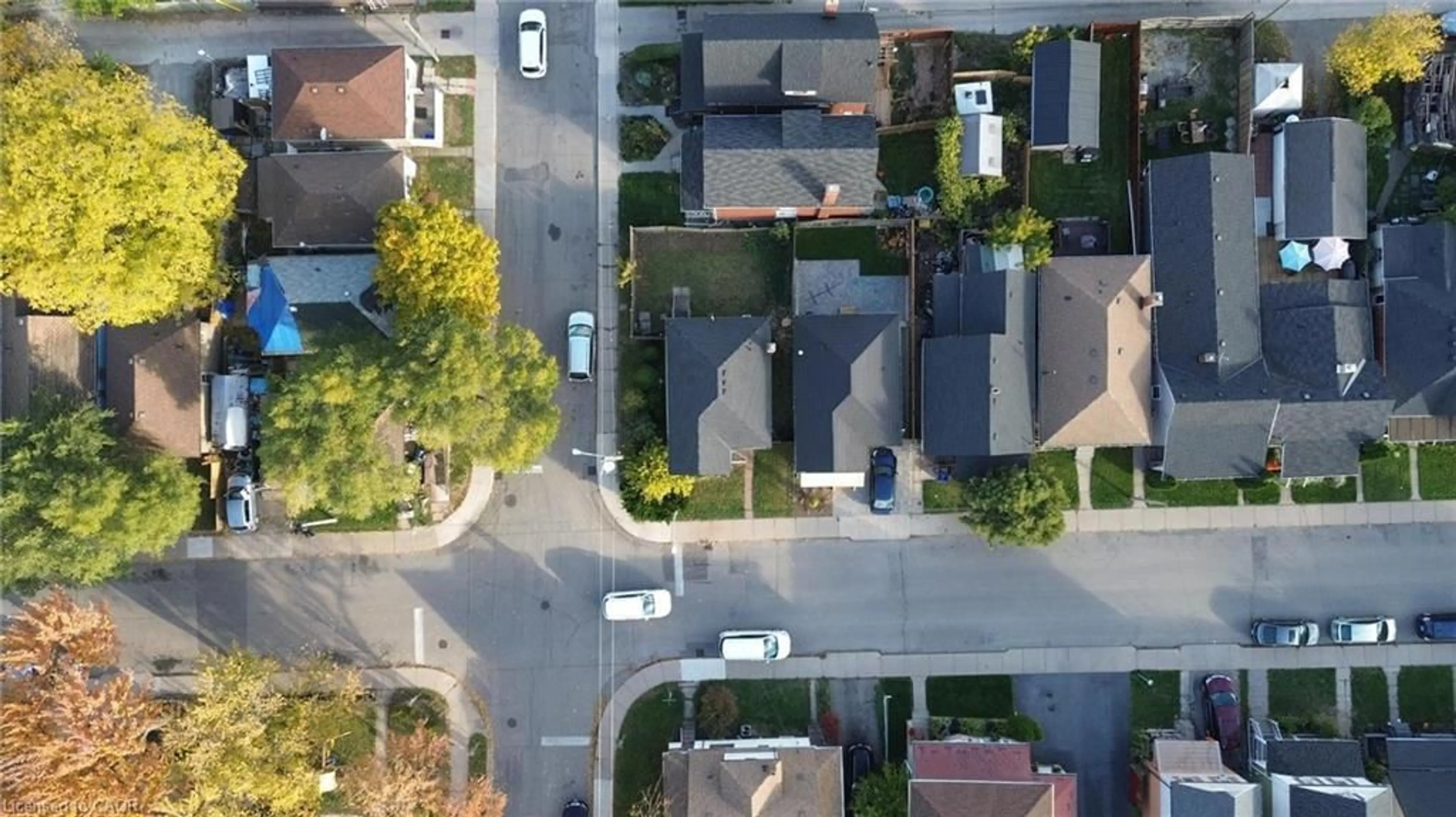 A pic from outside/outdoor area/front of a property/back of a property/a pic from drone, street for 222 Kensington Ave, Hamilton Ontario L8L 7N7