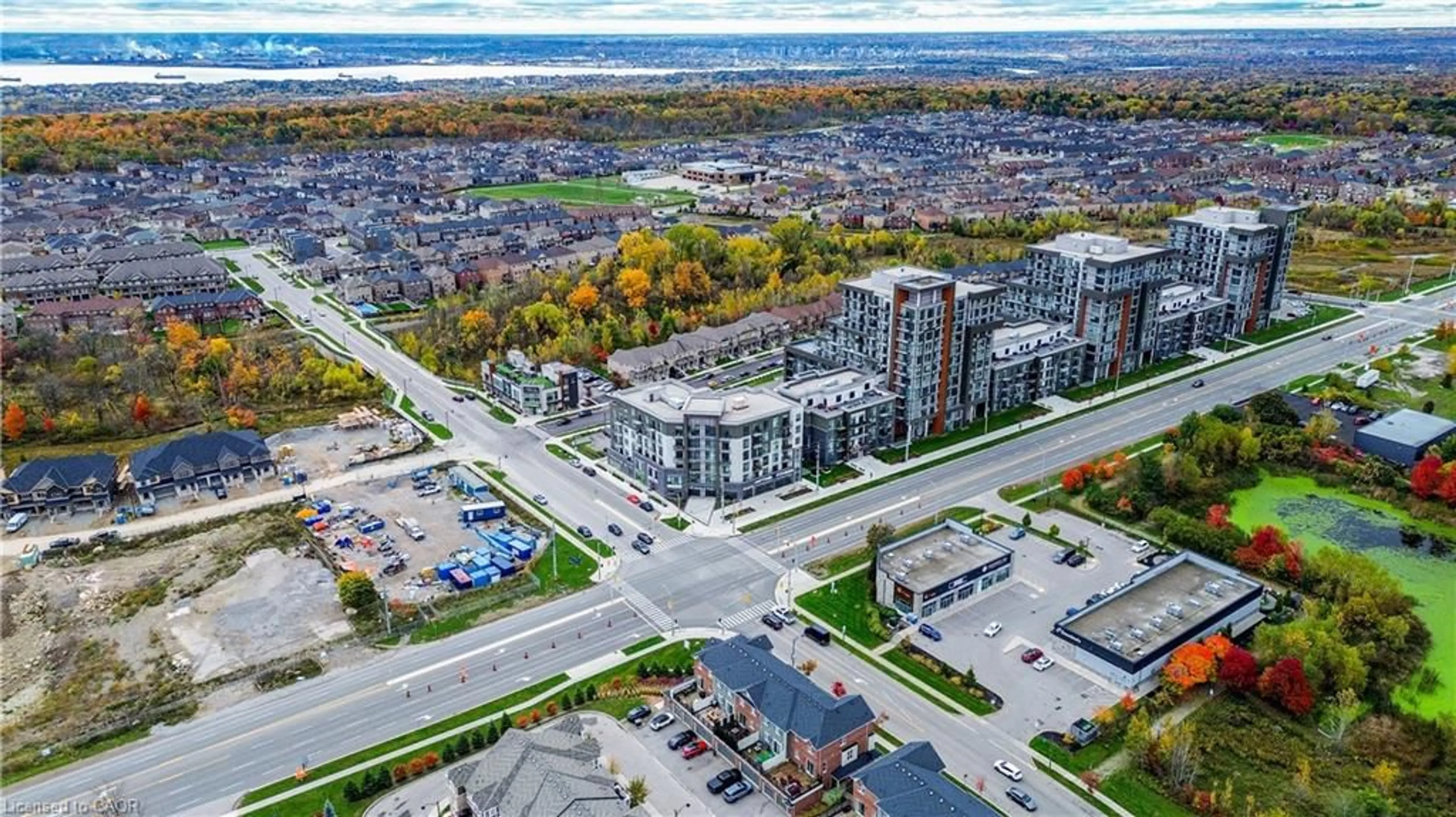 A pic from outside/outdoor area/front of a property/back of a property/a pic from drone, unknown for 10 Mallard Trail #434, Waterdown Ontario L8B 2A7