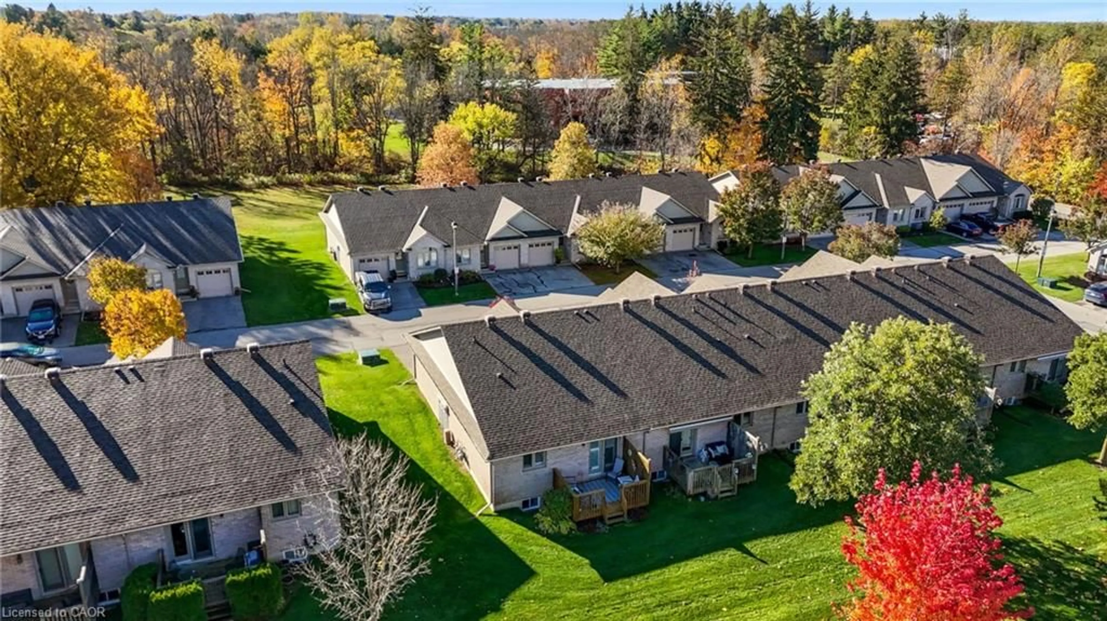 A pic from outside/outdoor area/front of a property/back of a property/a pic from drone, street for 510 Queensway #33, Simcoe Ontario N3Y 4R4