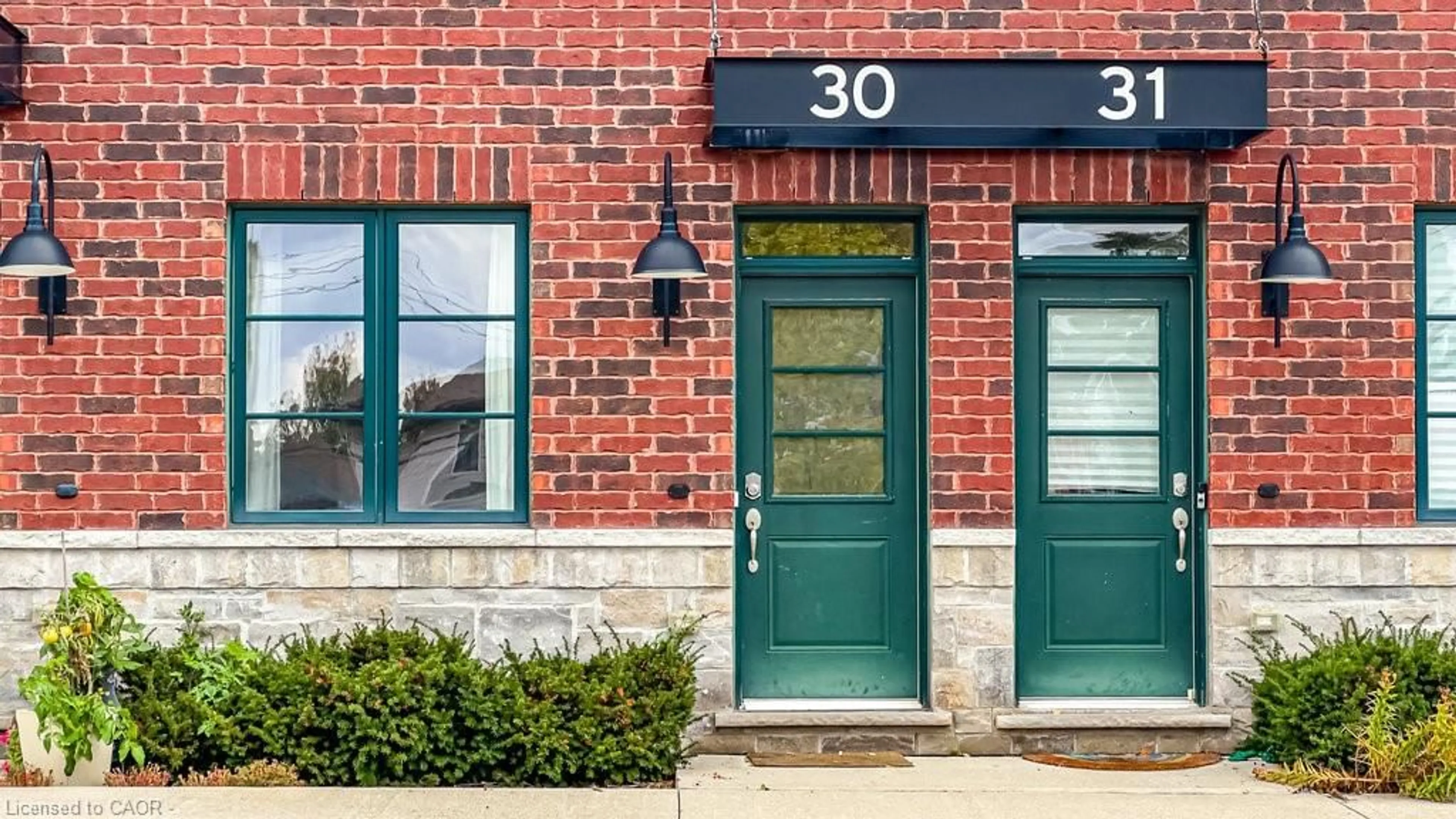 Home with brick exterior material, street for 290 Barton St #30, Hamilton Ontario L8R 3P3