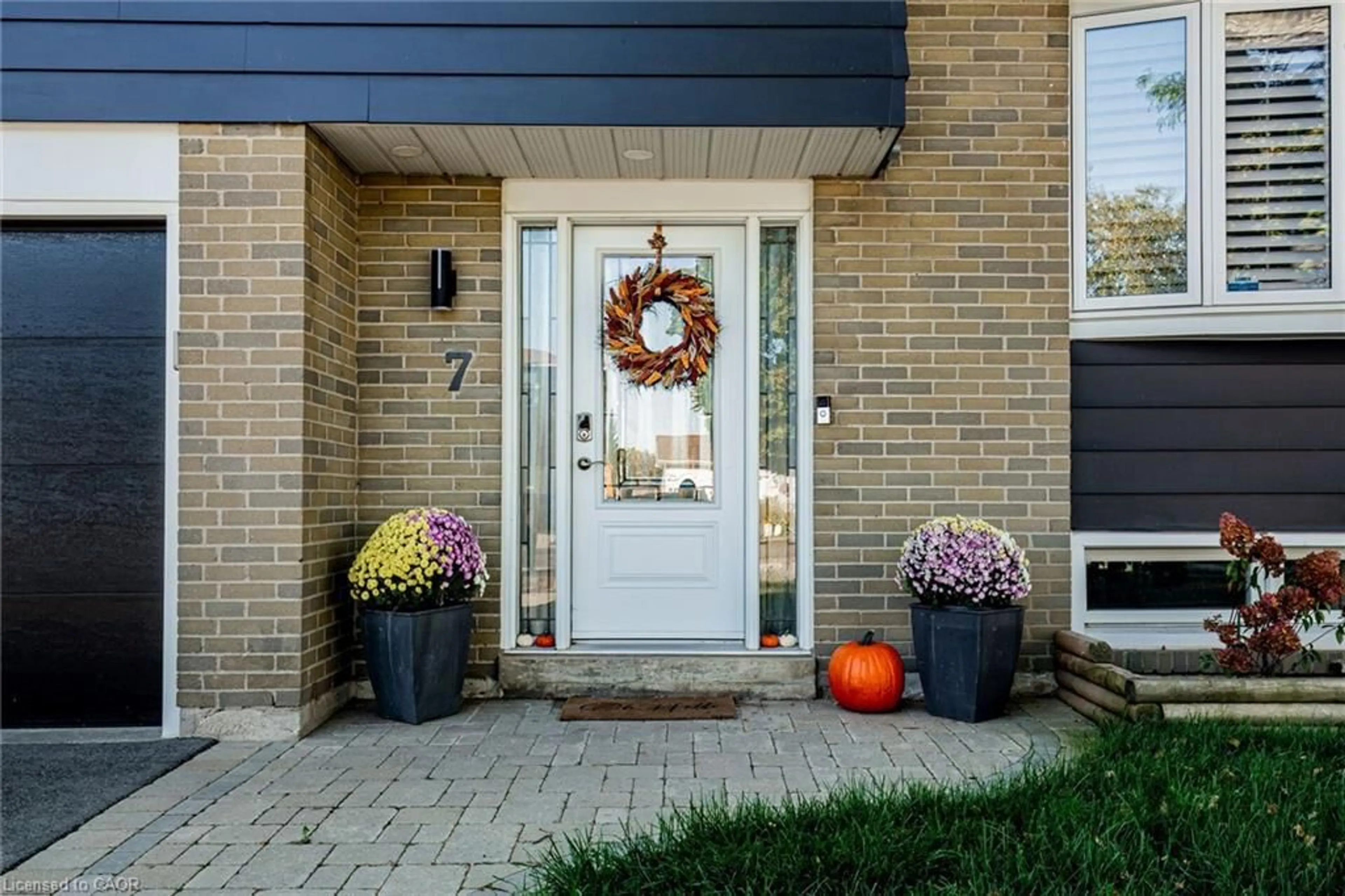 Unknown for 7 Brown St, Tottenham Ontario L0G 1W0