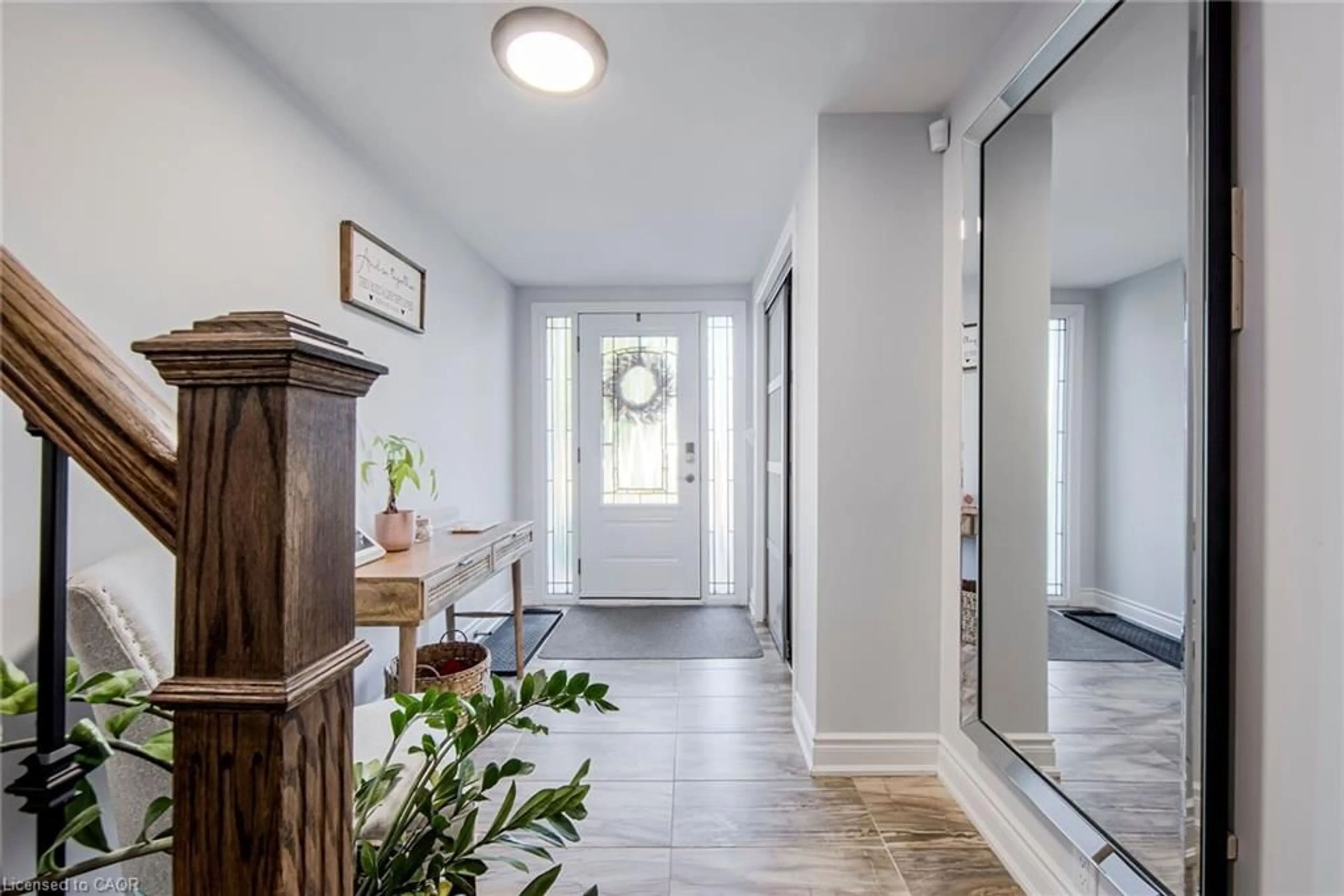 Indoor entryway for 7 Brown St, Tottenham Ontario L0G 1W0