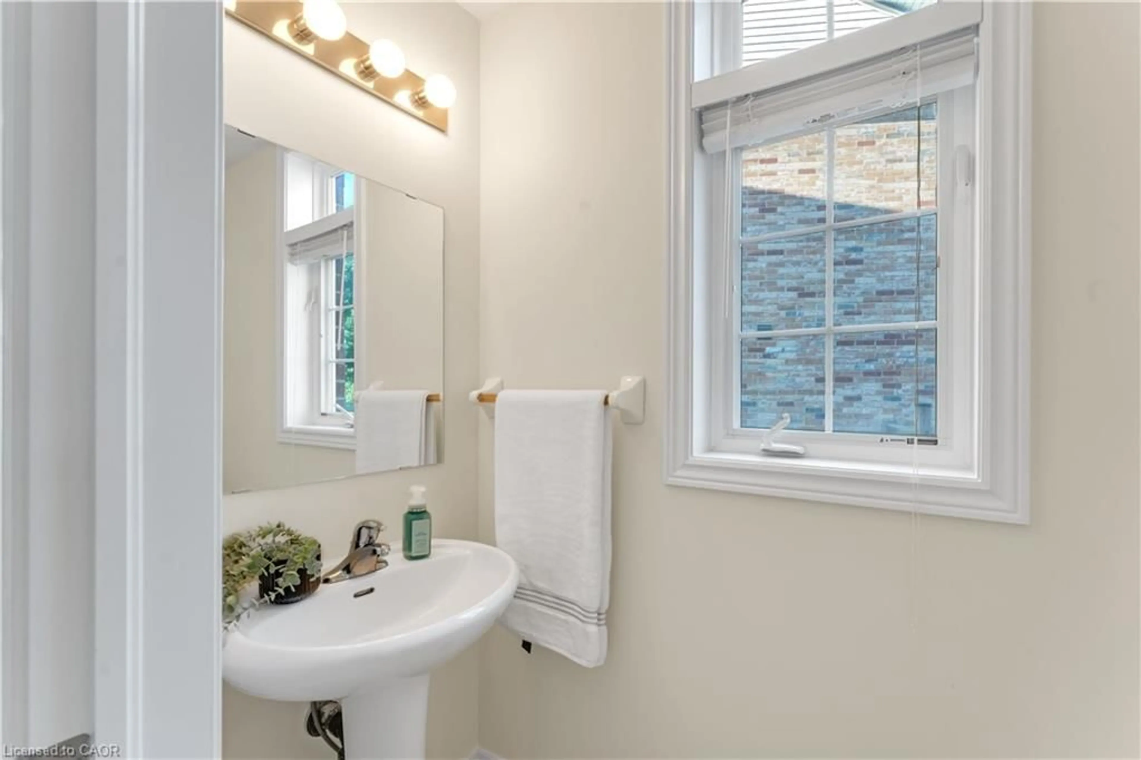 Standard bathroom, ceramic/tile floor for 36 Connell Cres, Hamilton Ontario L9C 0C8