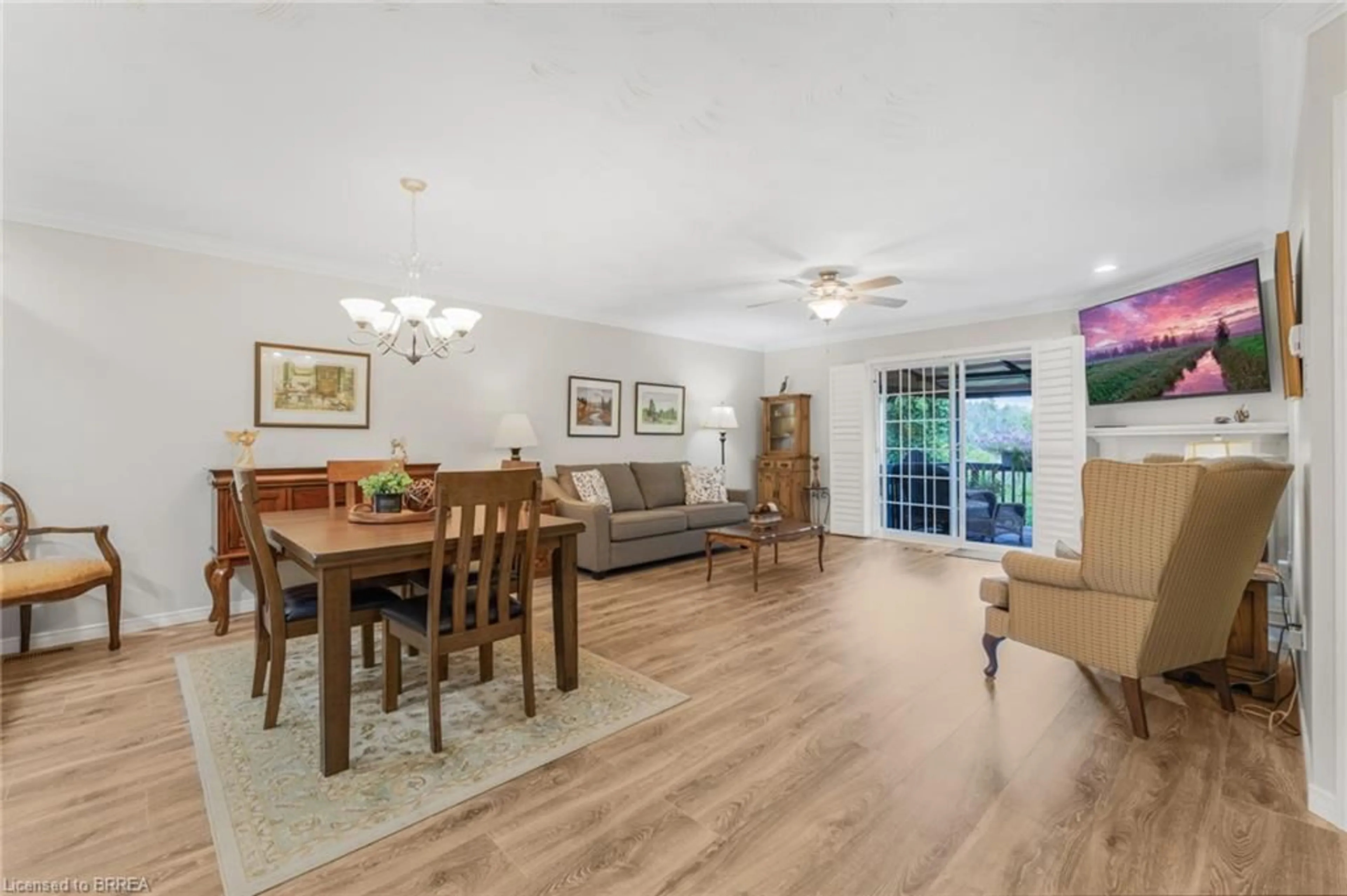 Dining room, wood/laminate floor for 53 Beverly St #21, St. George Ontario N0E 1N0