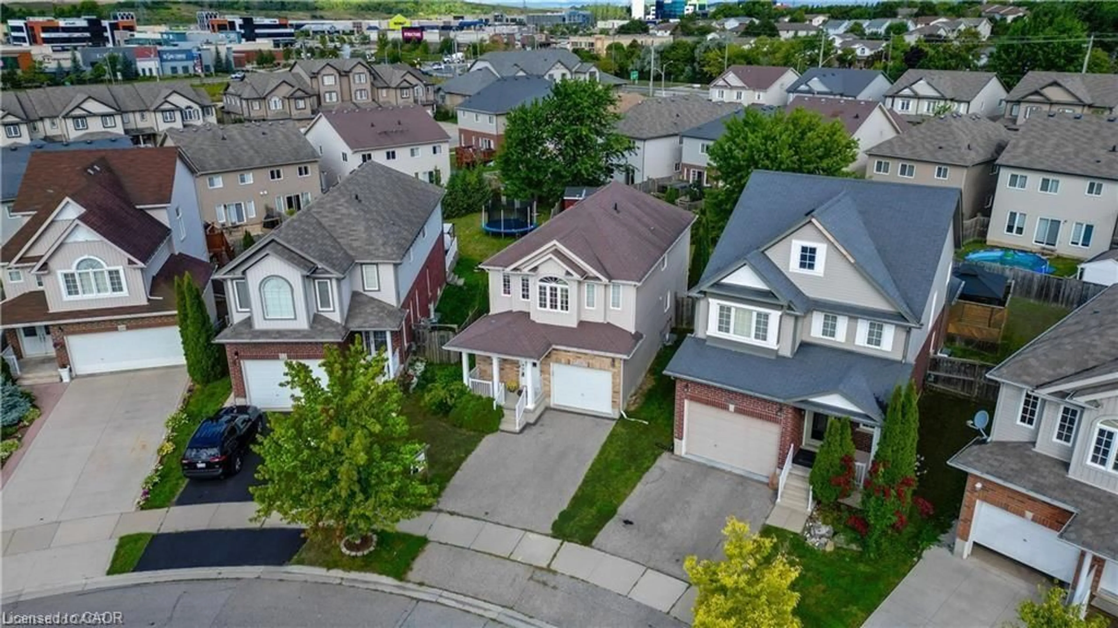A pic from outside/outdoor area/front of a property/back of a property/a pic from drone, street for 220 Lemon Grass Cres, Kitchener Ontario N2N 3R7